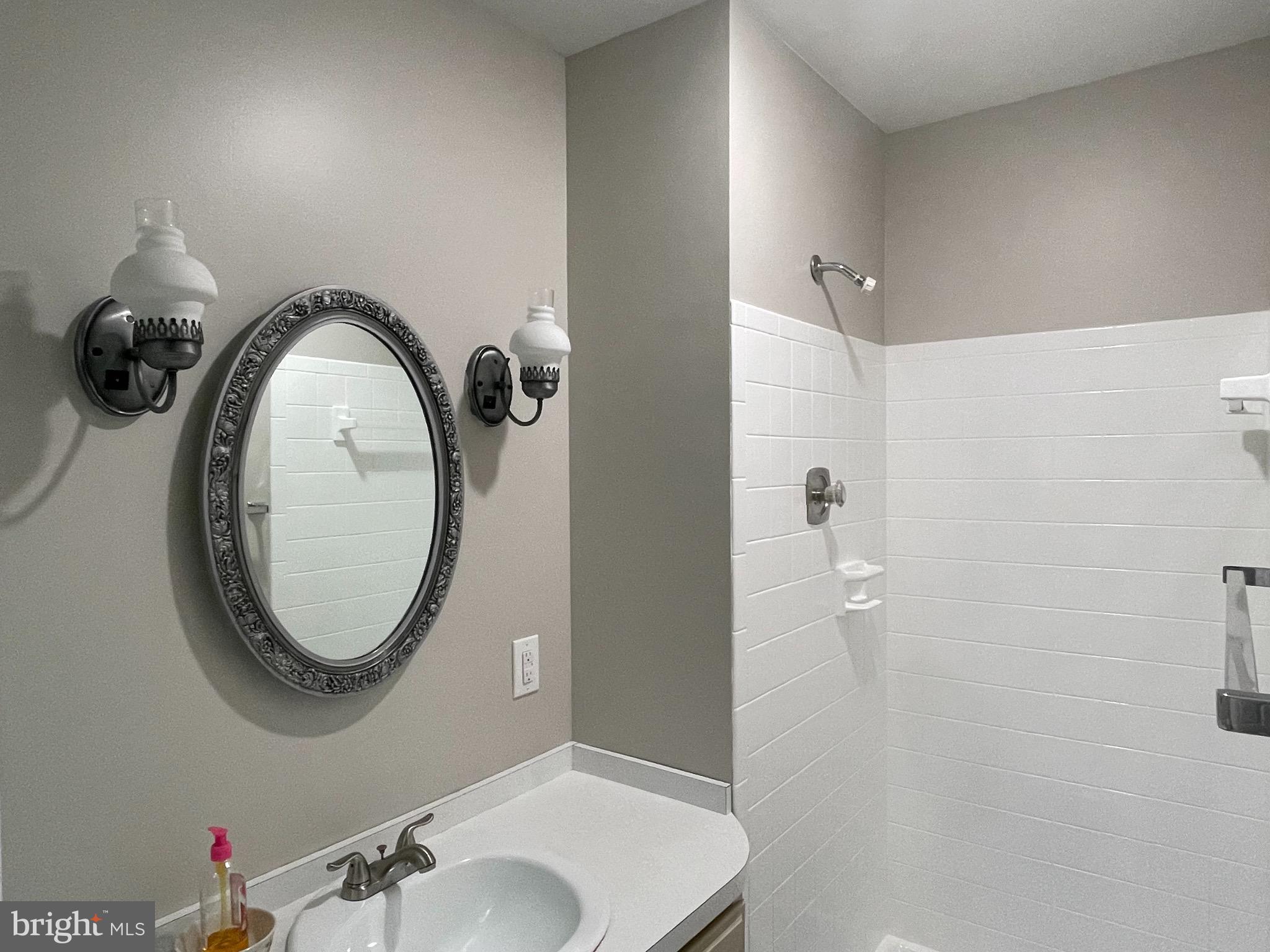 228 Indian Creek Dr