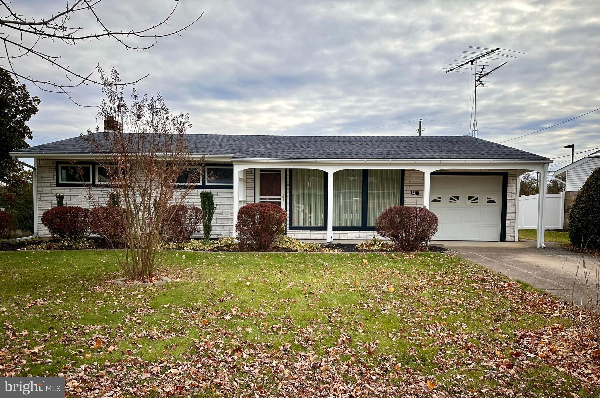 3417 Walnut St