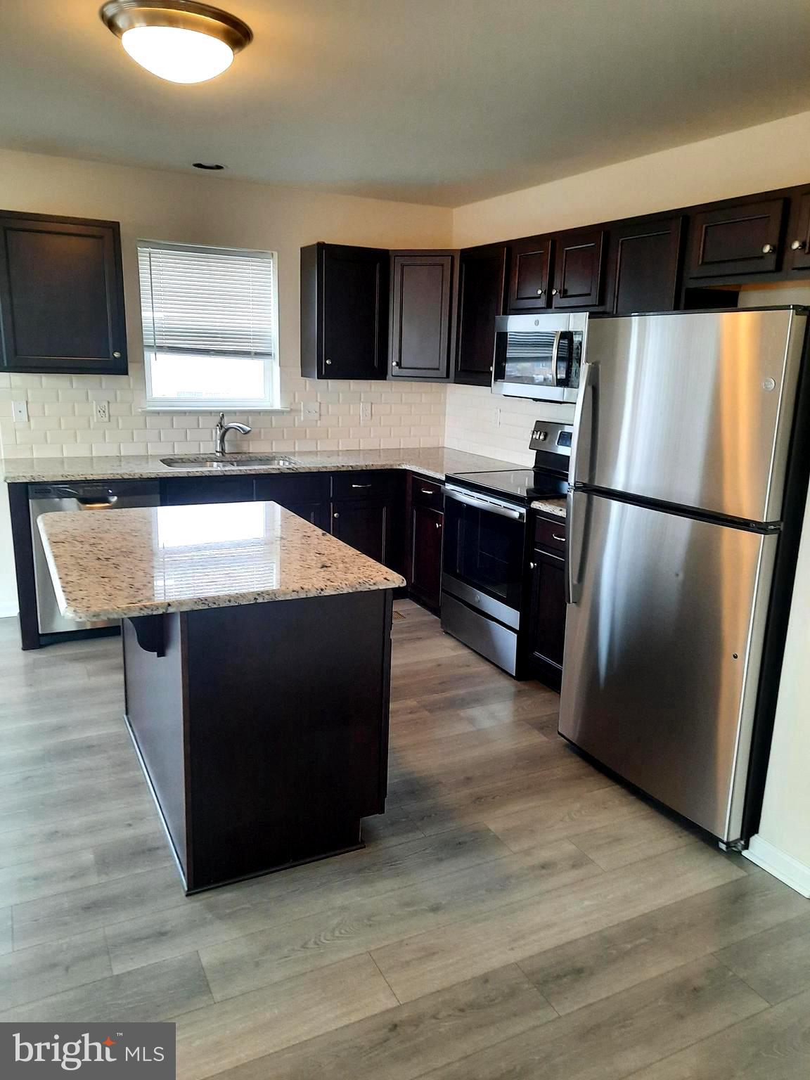 942 Admiral's Quay Drive