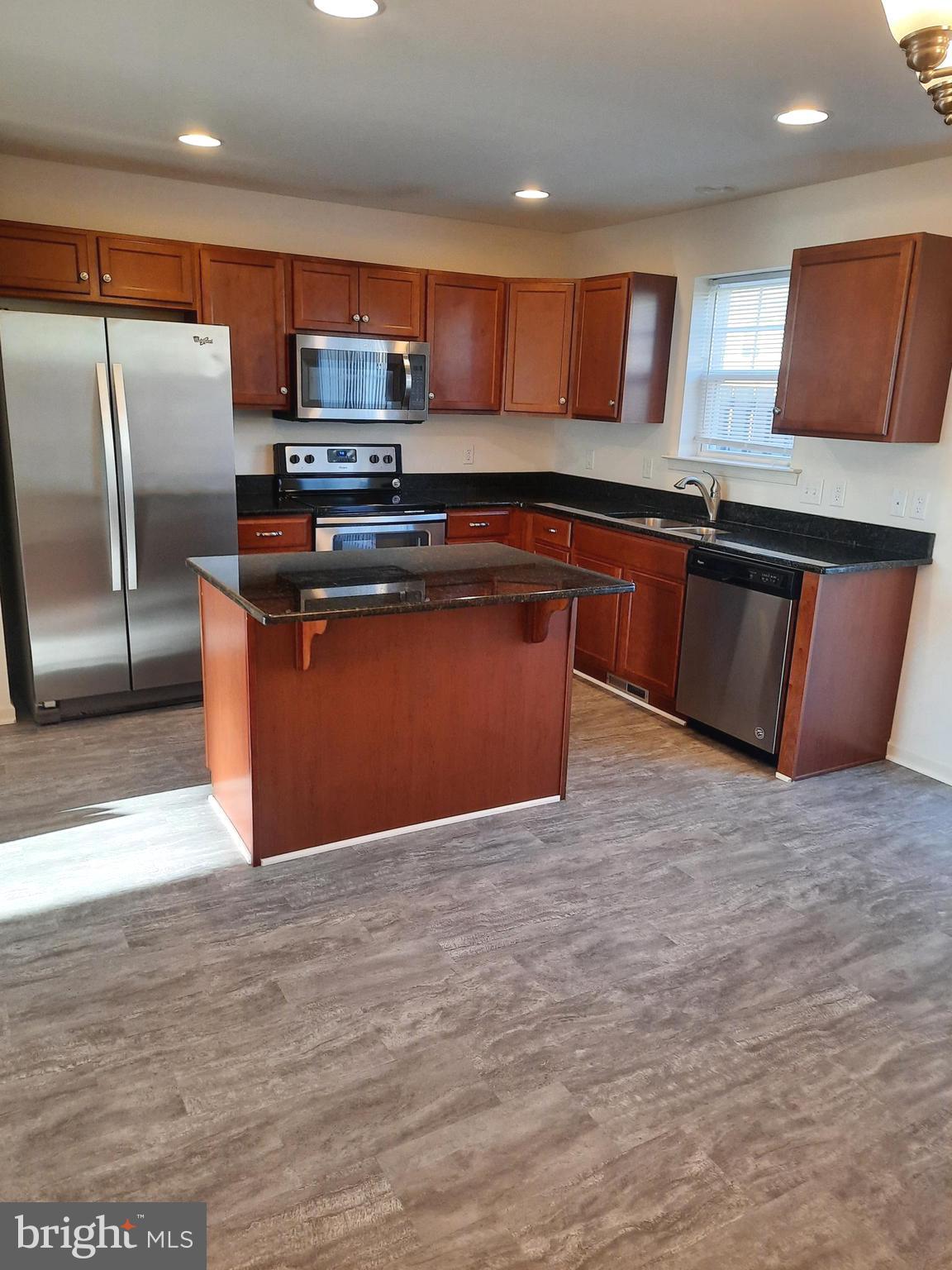813 Schooner Ln