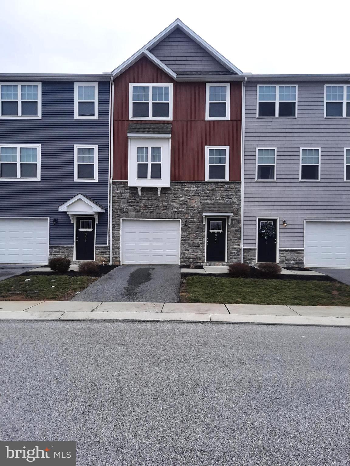 821 Schooner Ln