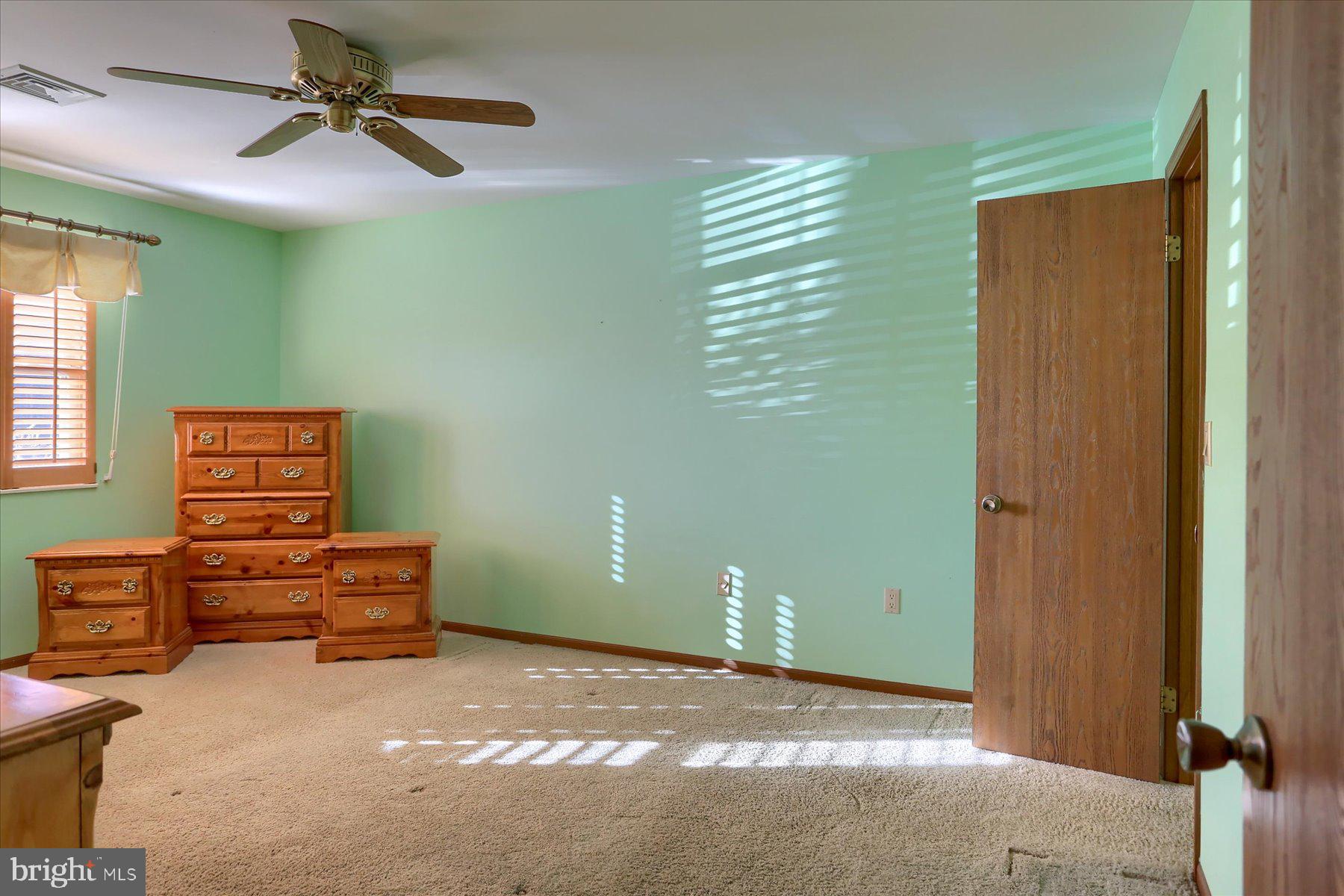 799 Lee Ln