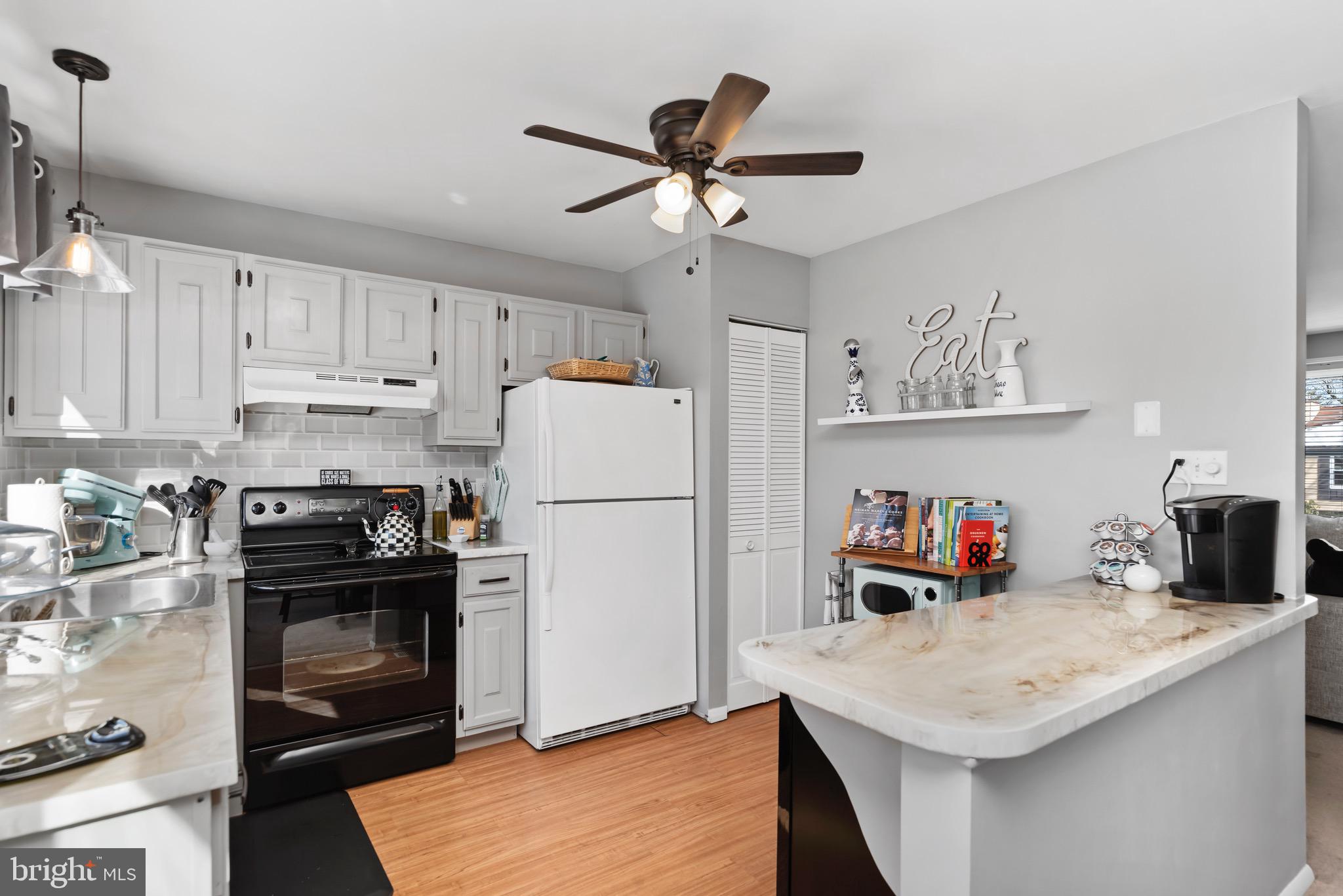 3 Briarwood Ct