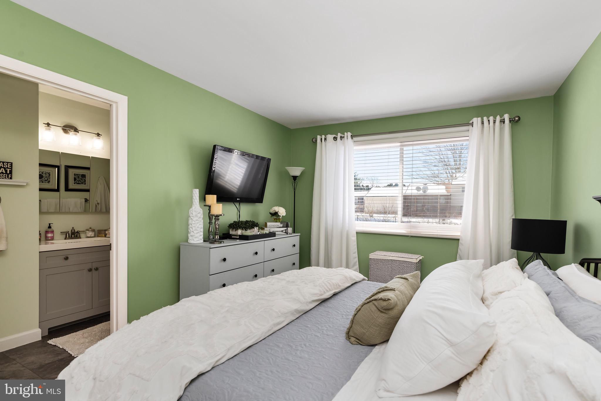 3 Briarwood Ct