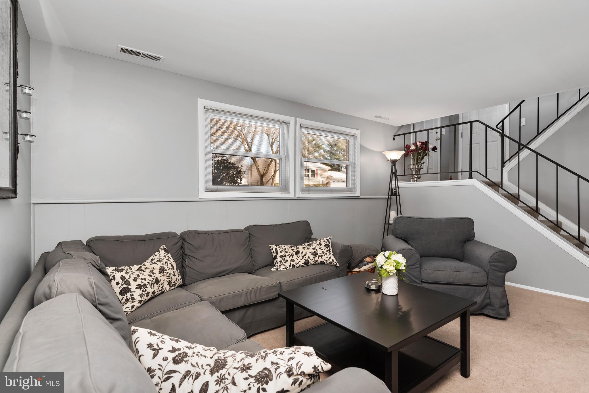 3 Briarwood Ct