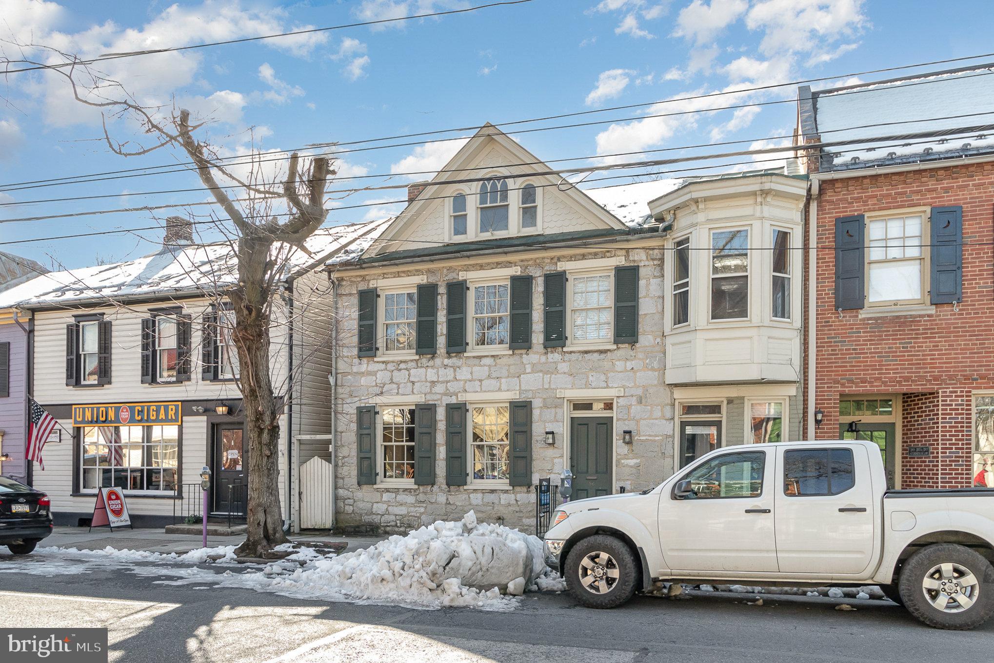 56 W Pomfret St