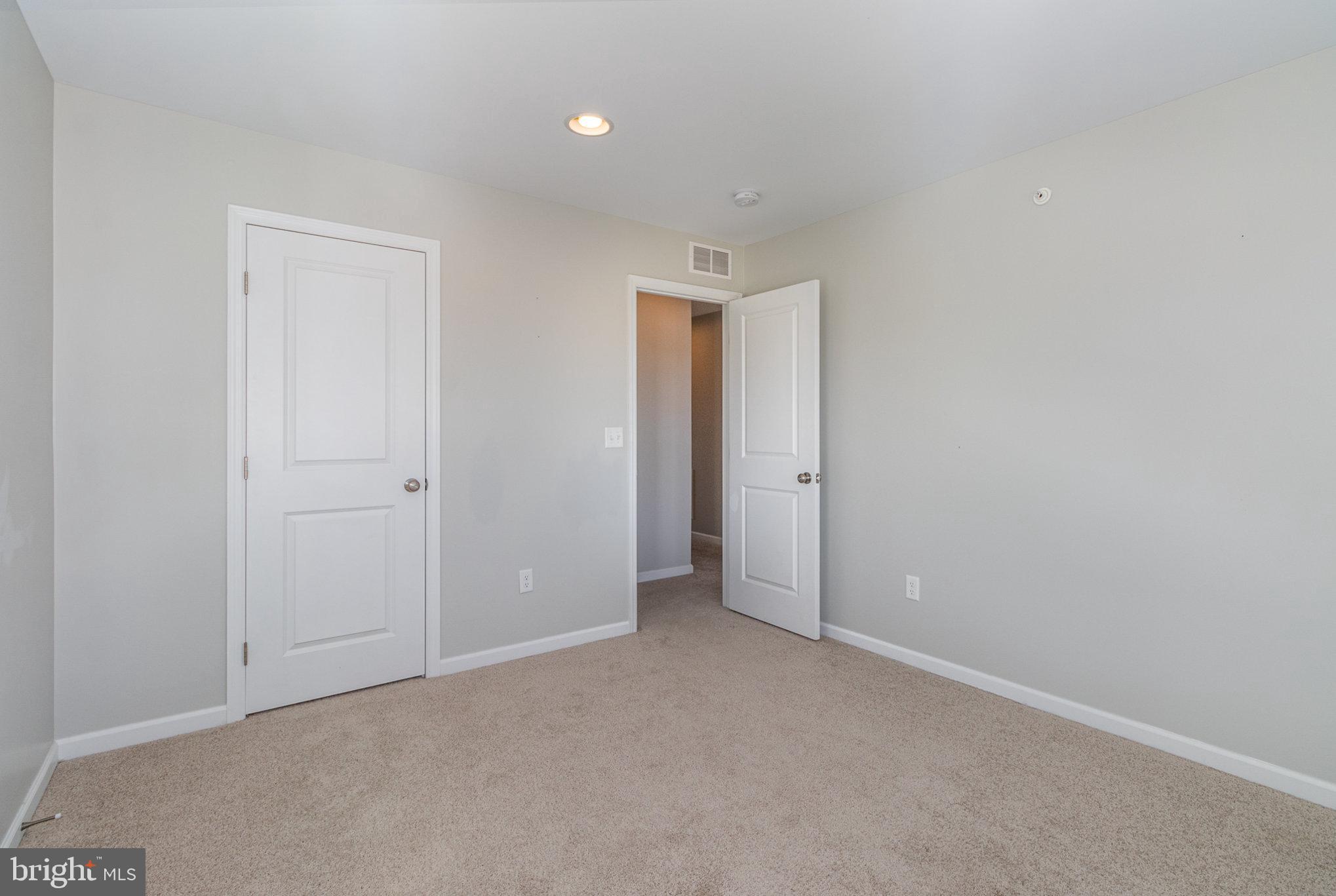 1435 Ruth Way