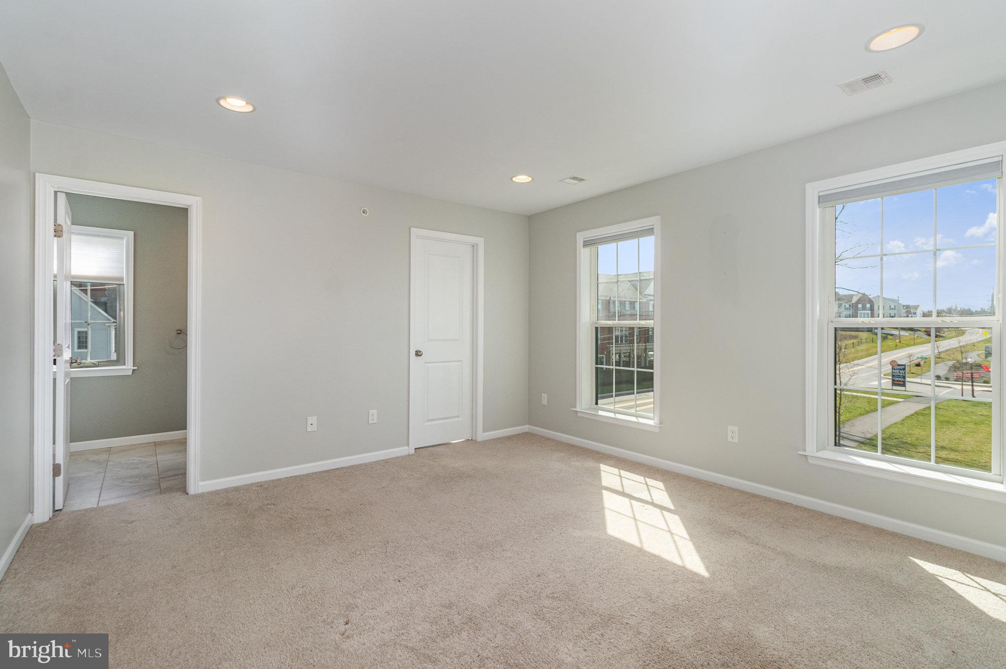 1435 Ruth Way