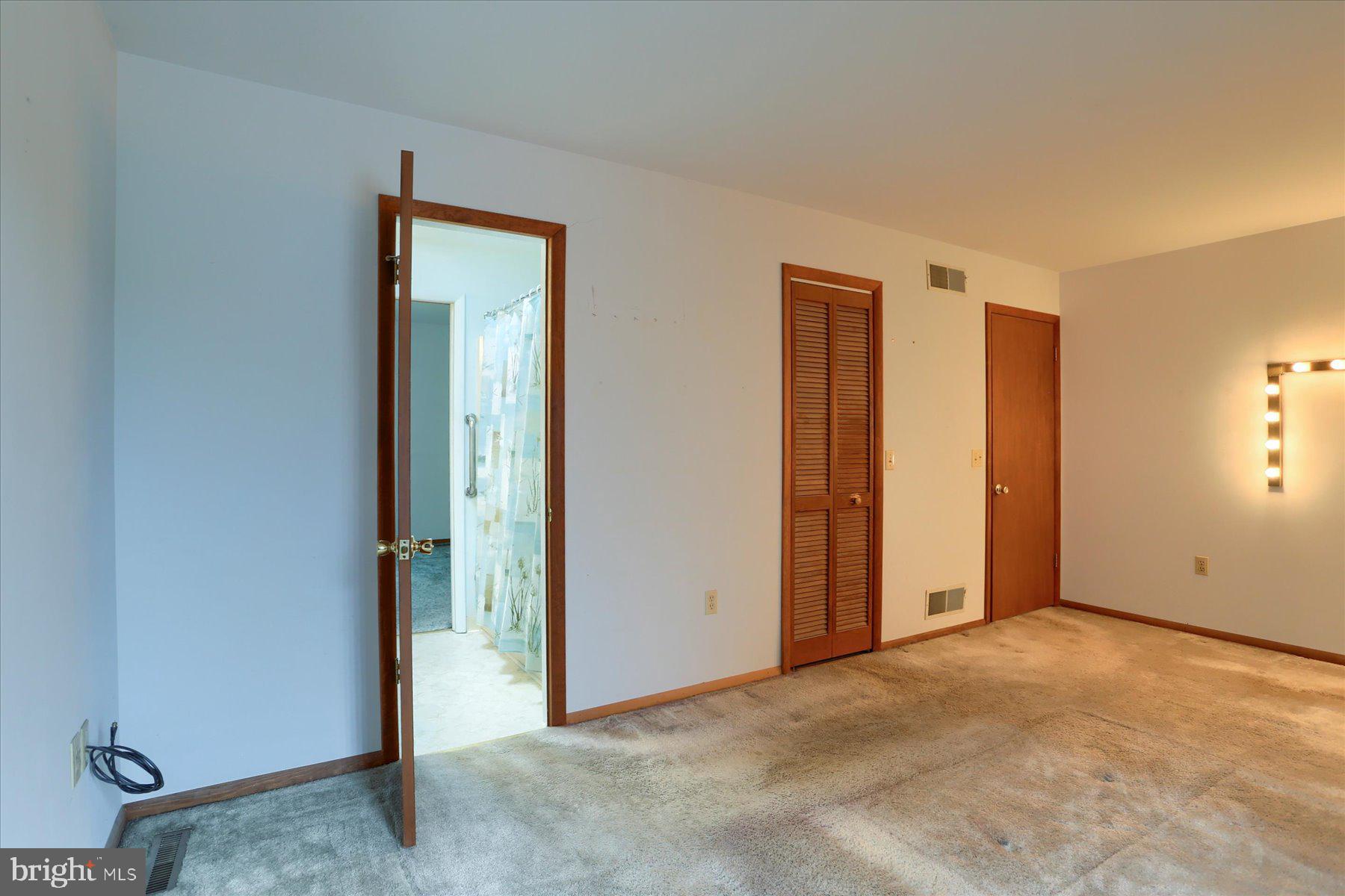 1611 High St