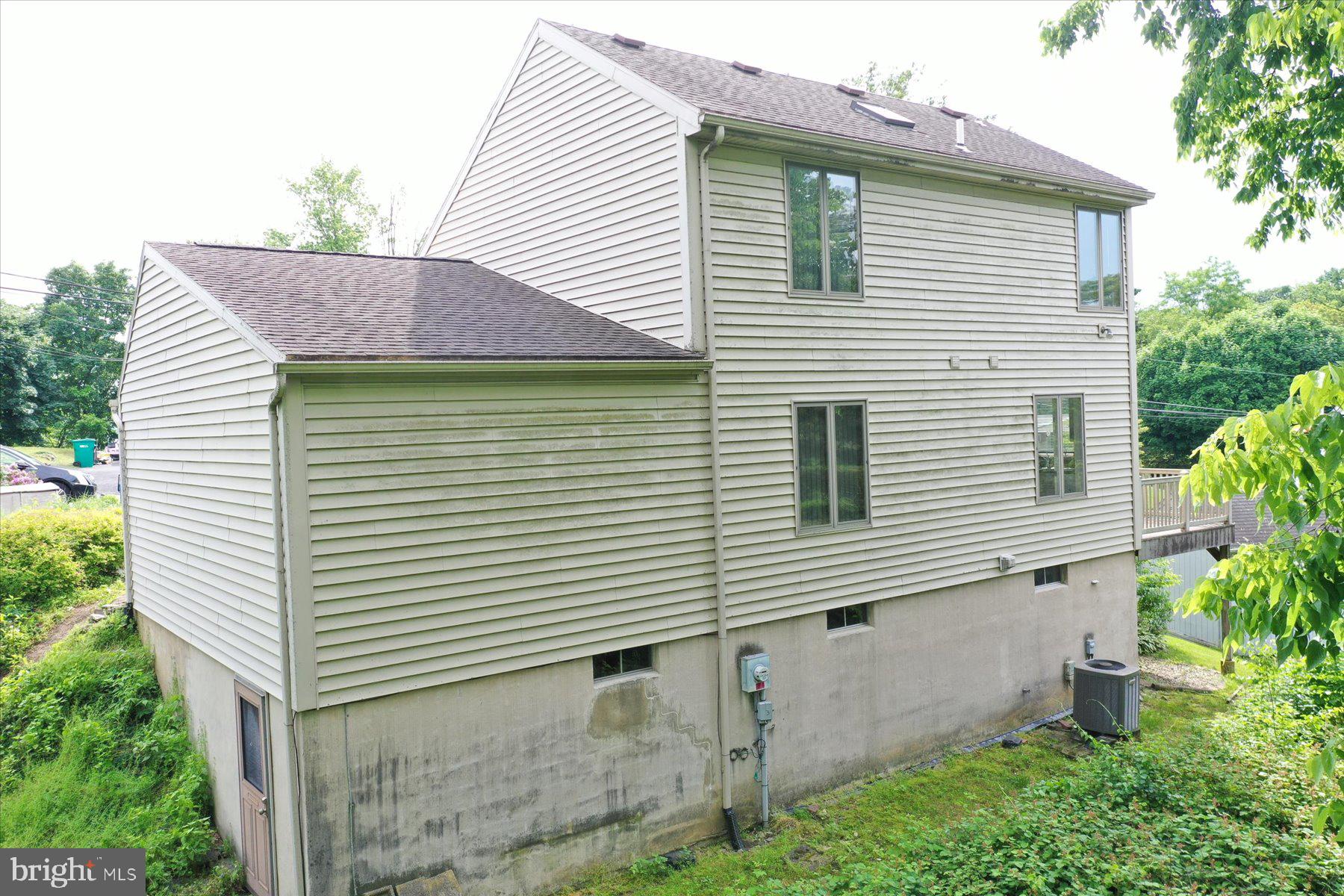 1611 High St
