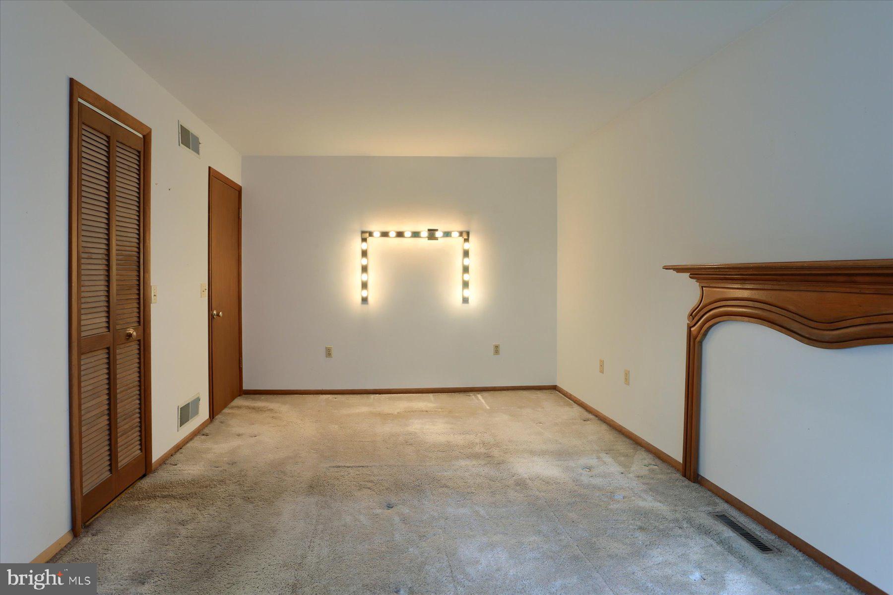 1611 High St