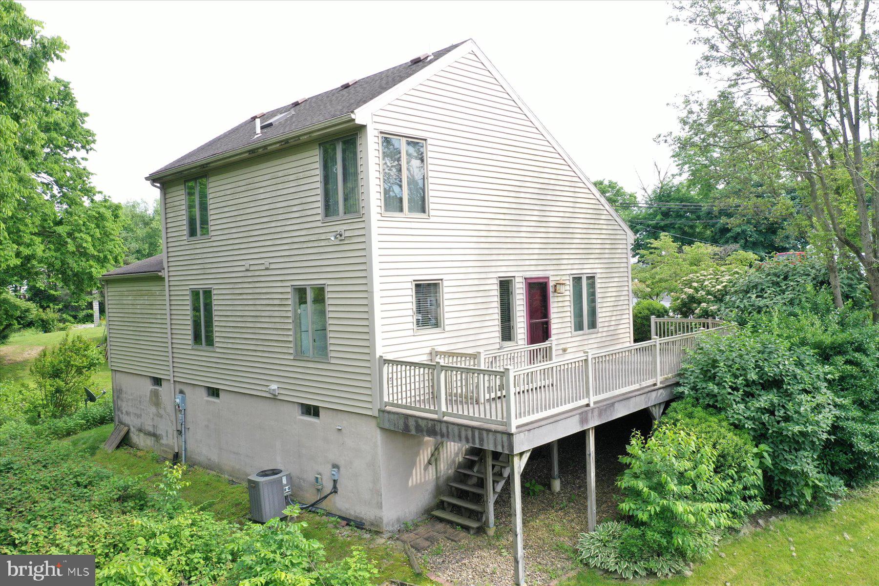 1611 High St