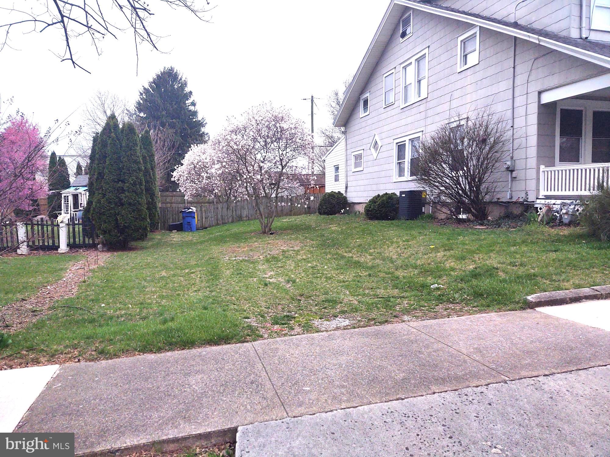 3121 Dickinson Ave