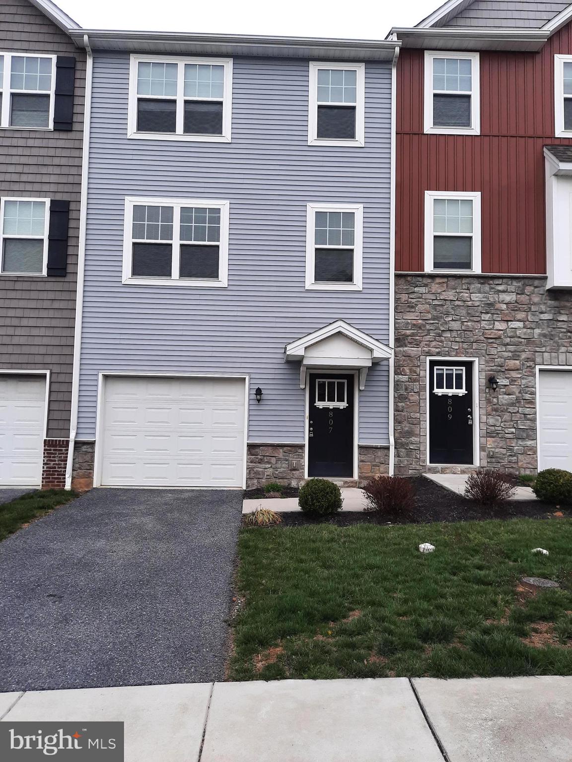 807 Admirals Quay Dr