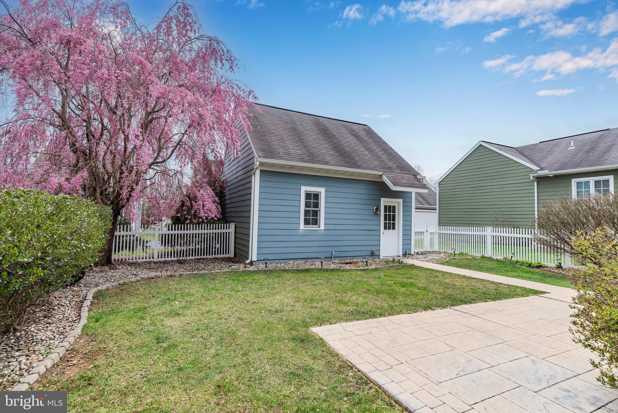 28 Summer Ln