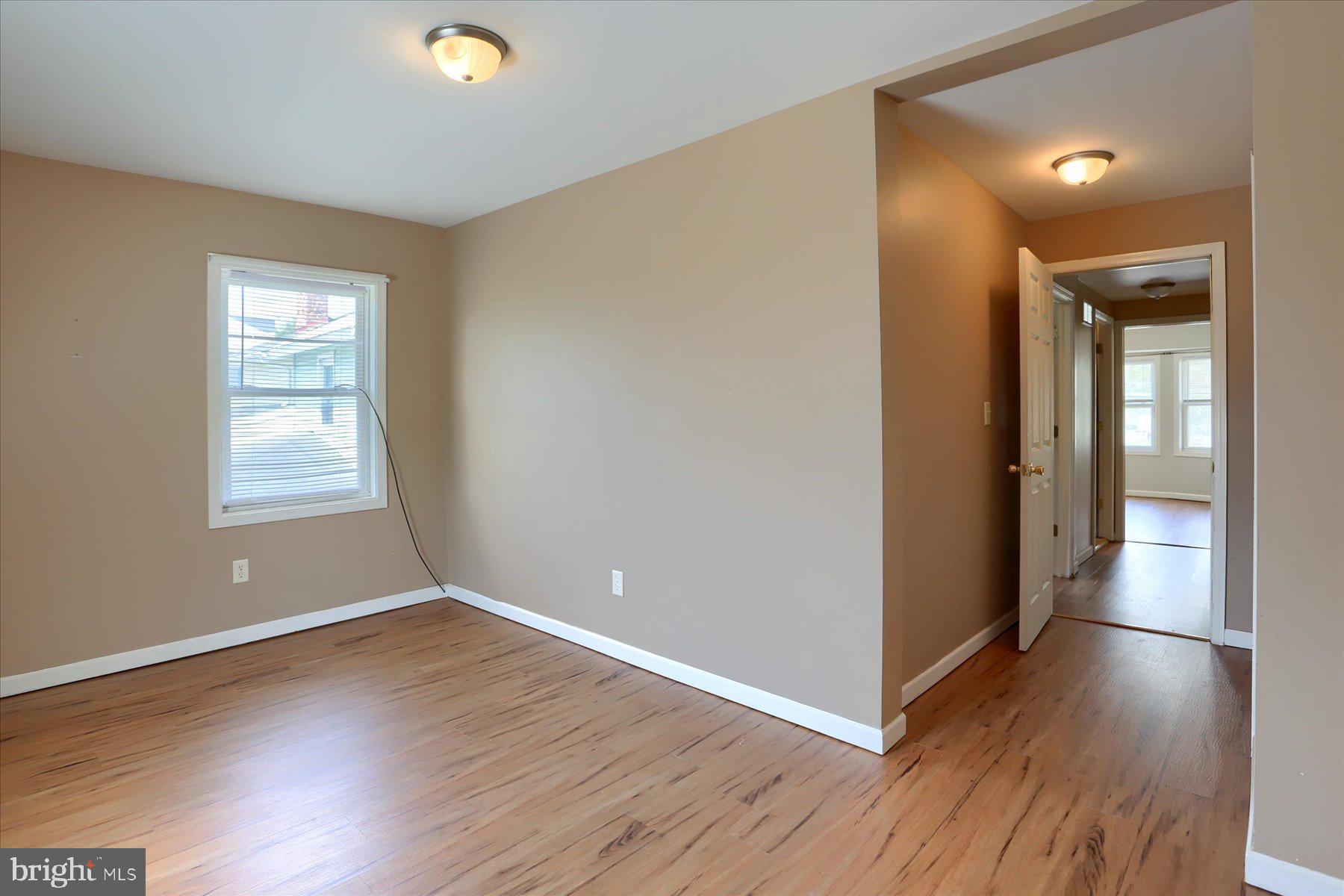 38 E Columbia Rd