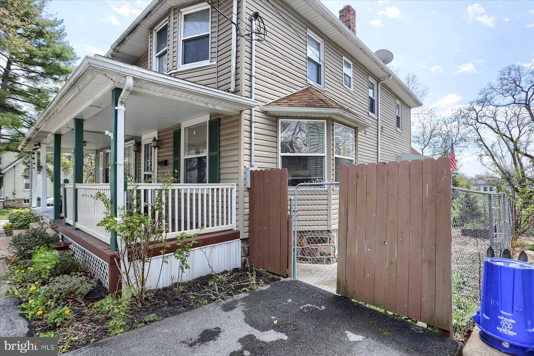 38 E Columbia Rd