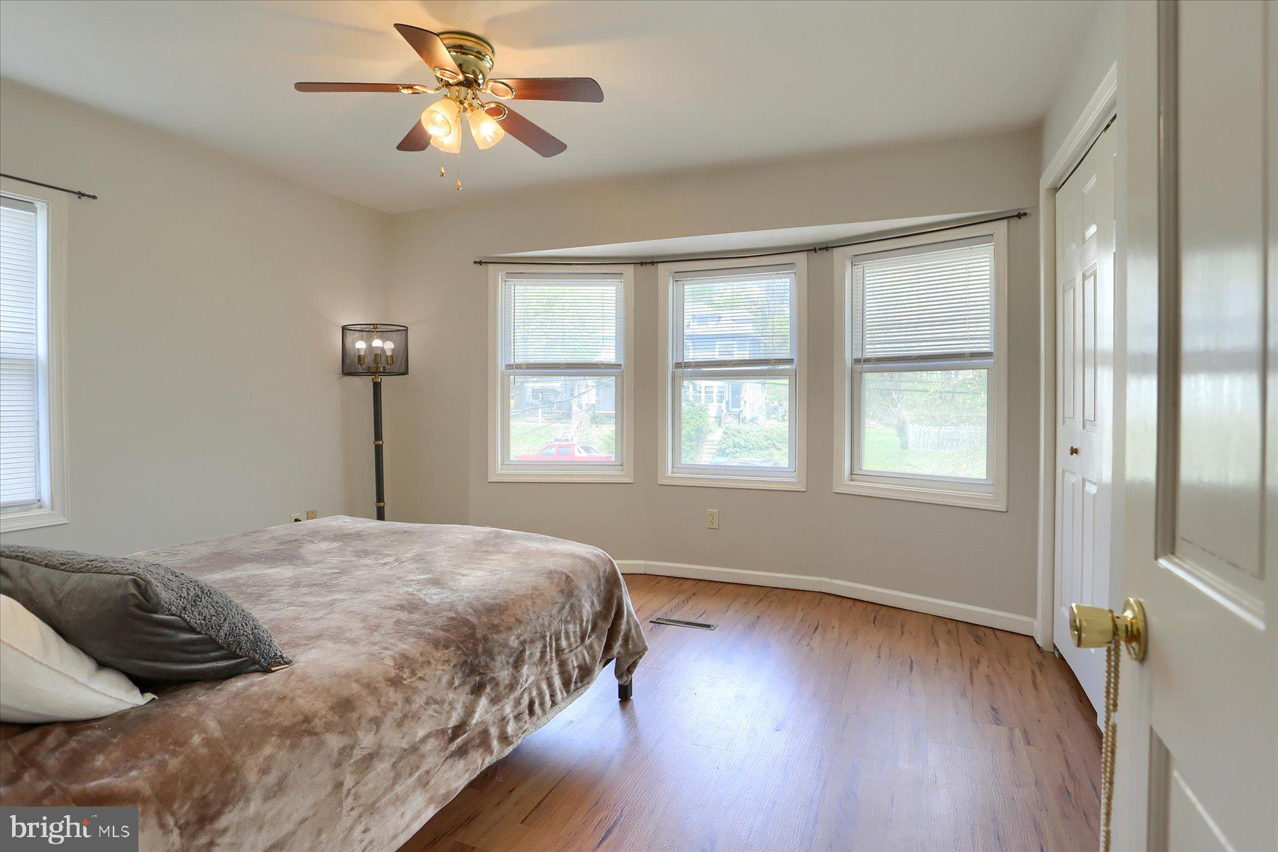 38 E Columbia Rd