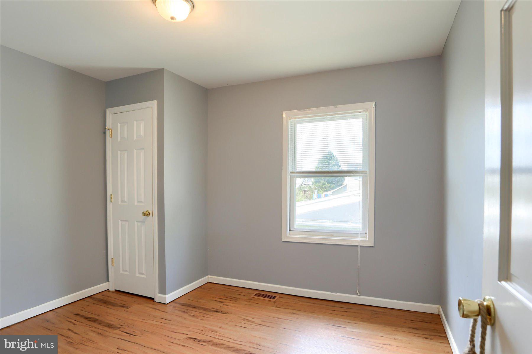 38 E Columbia Rd
