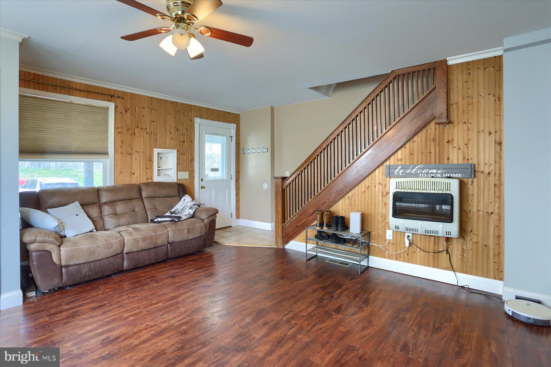 38 E Columbia Rd