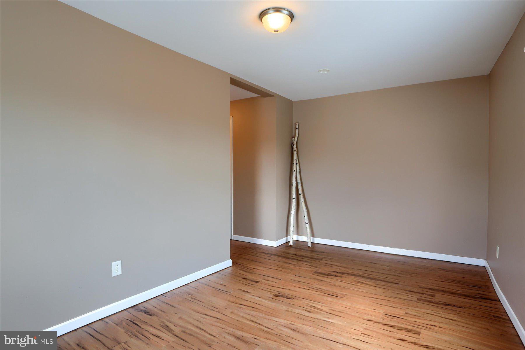 38 E Columbia Rd