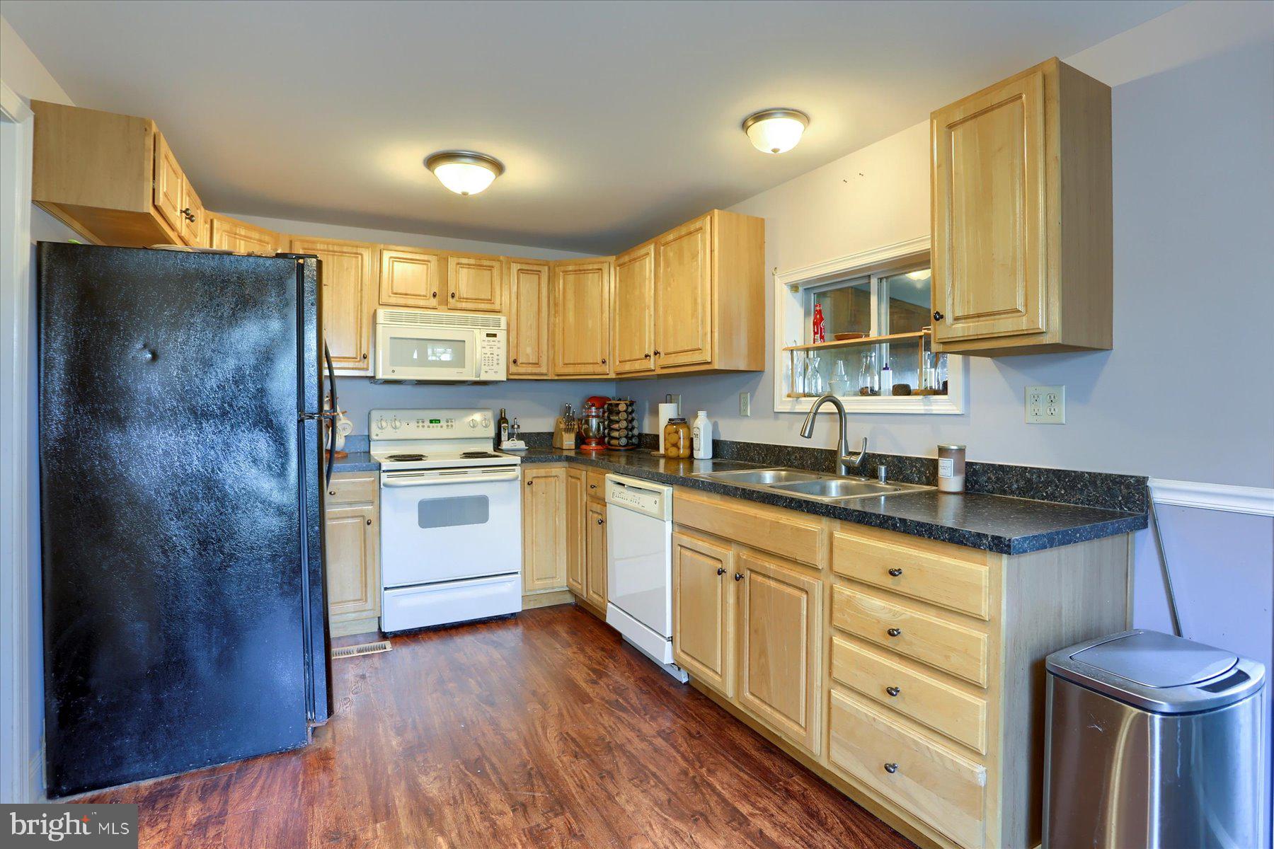 38 E Columbia Rd