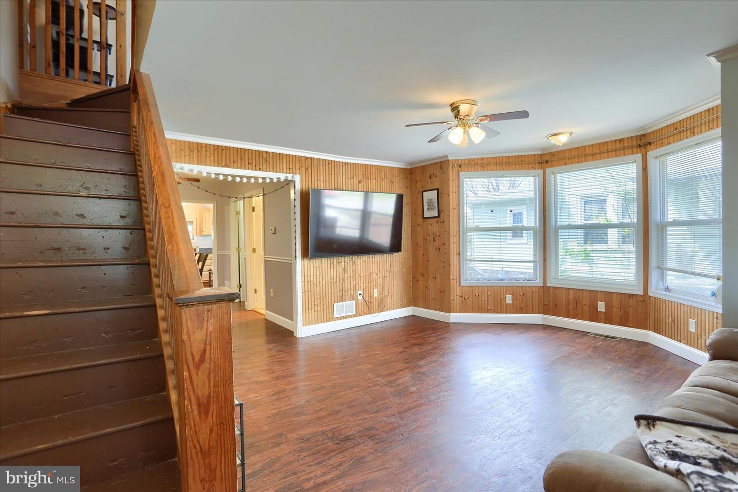 38 E Columbia Rd