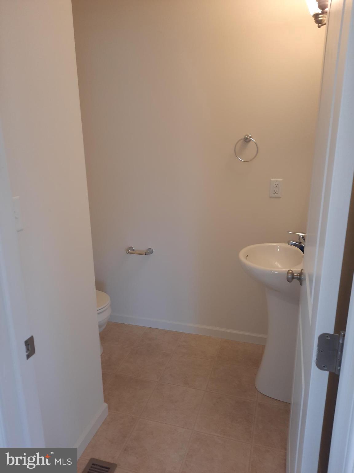 807 Schooner Ln