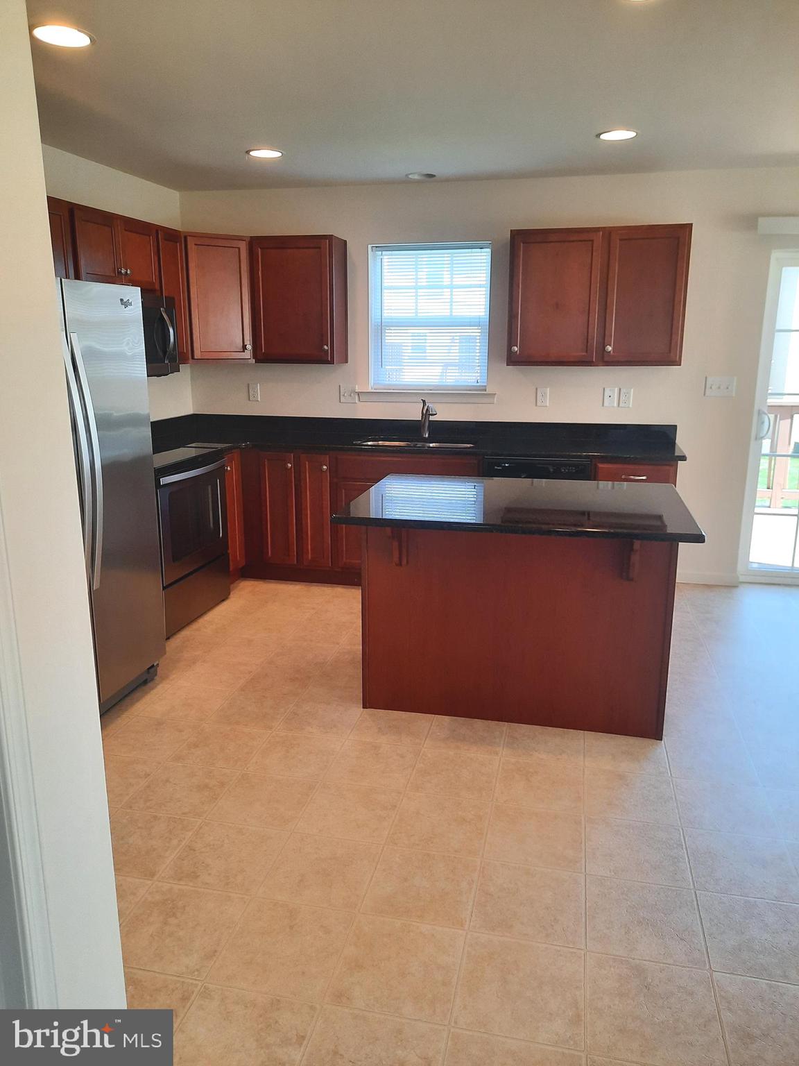 807 Schooner Ln