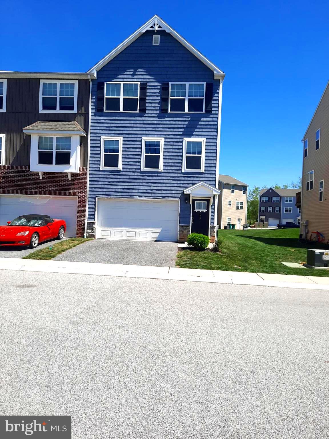 807 Schooner Ln