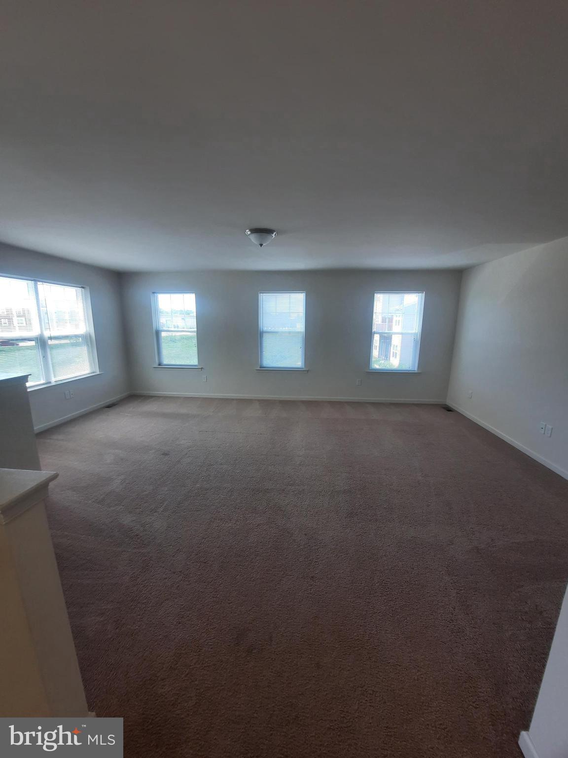 807 Schooner Ln