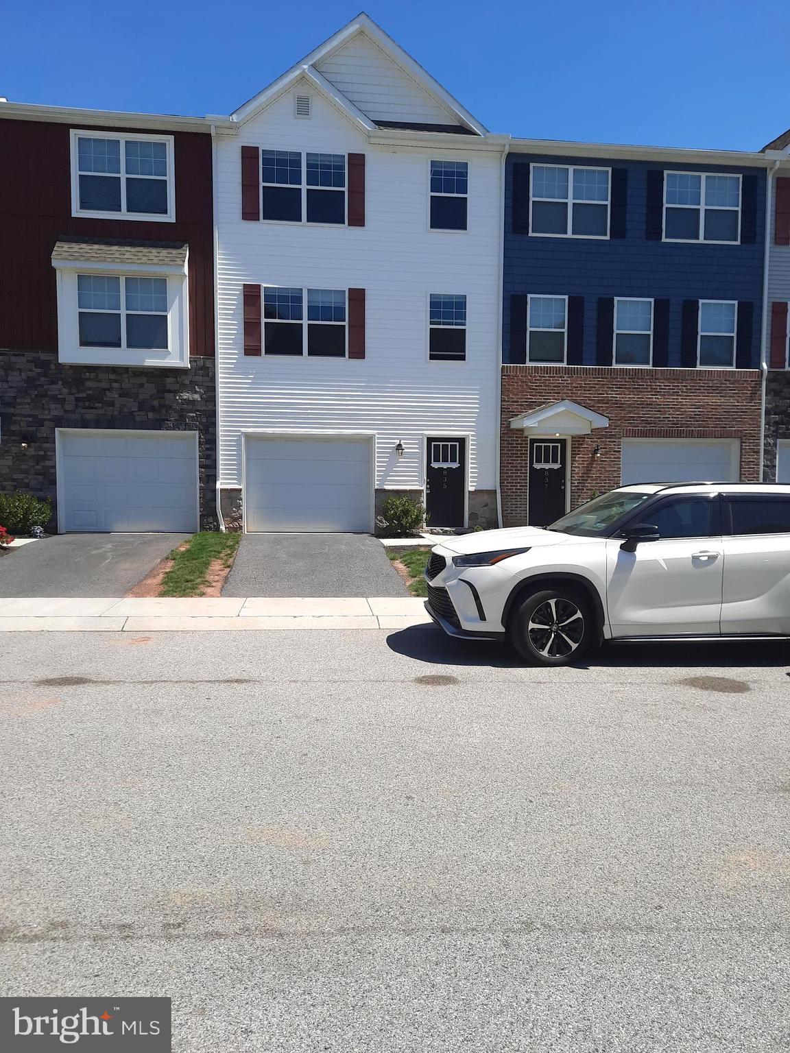 835 Admirals Quay Dr