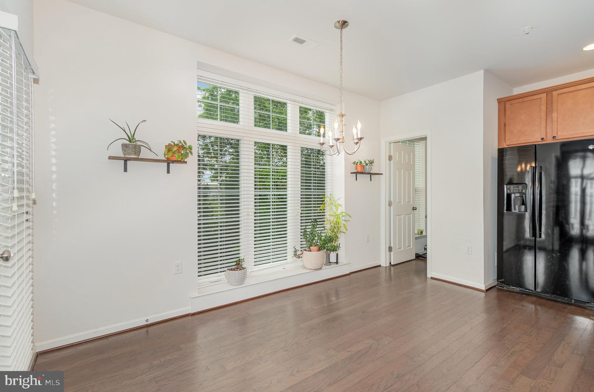 3037 Meridian Cmns #D