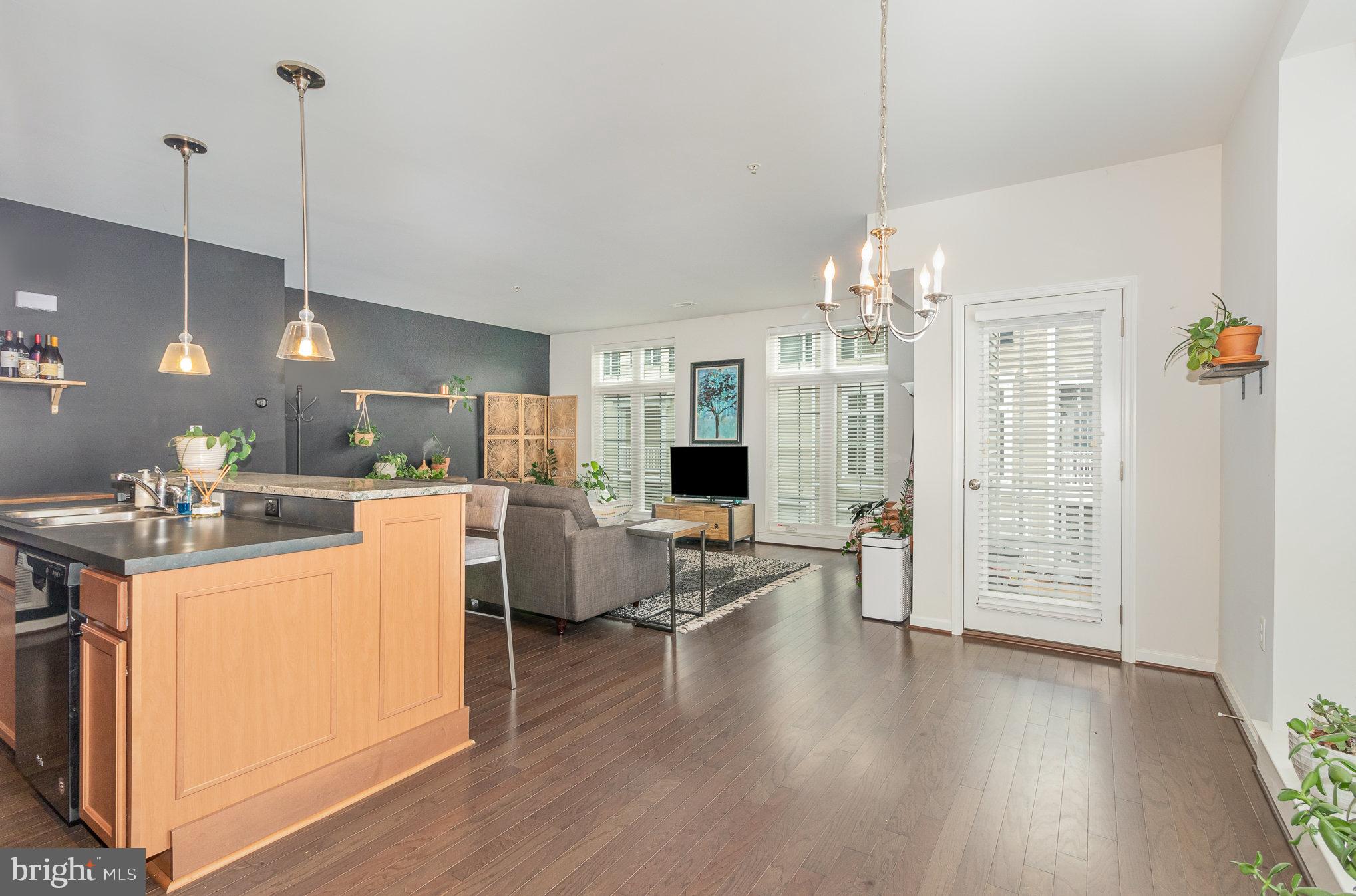 3037 Meridian Cmns #D