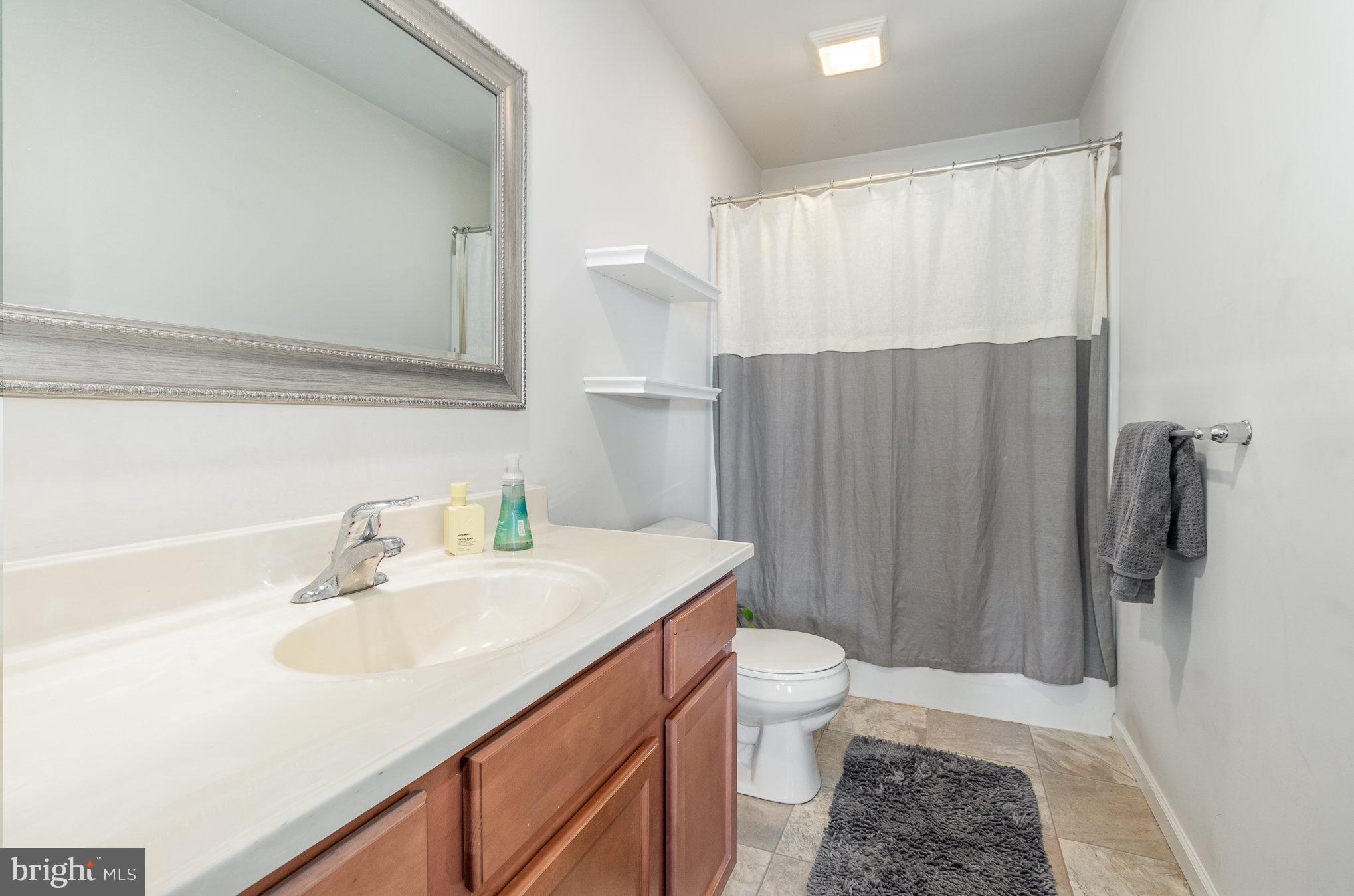 3037 Meridian Cmns #D