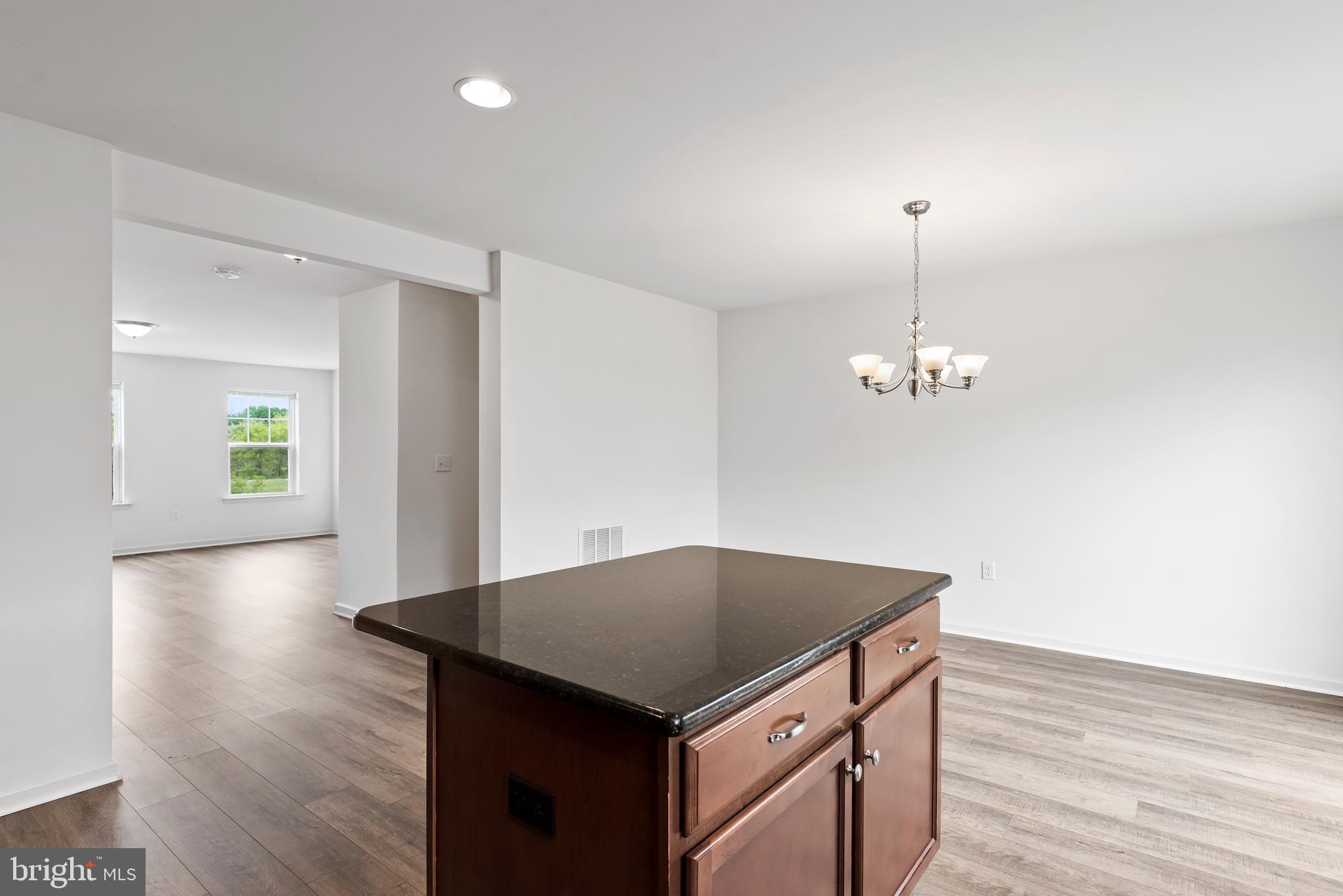 823 Schooner Ln
