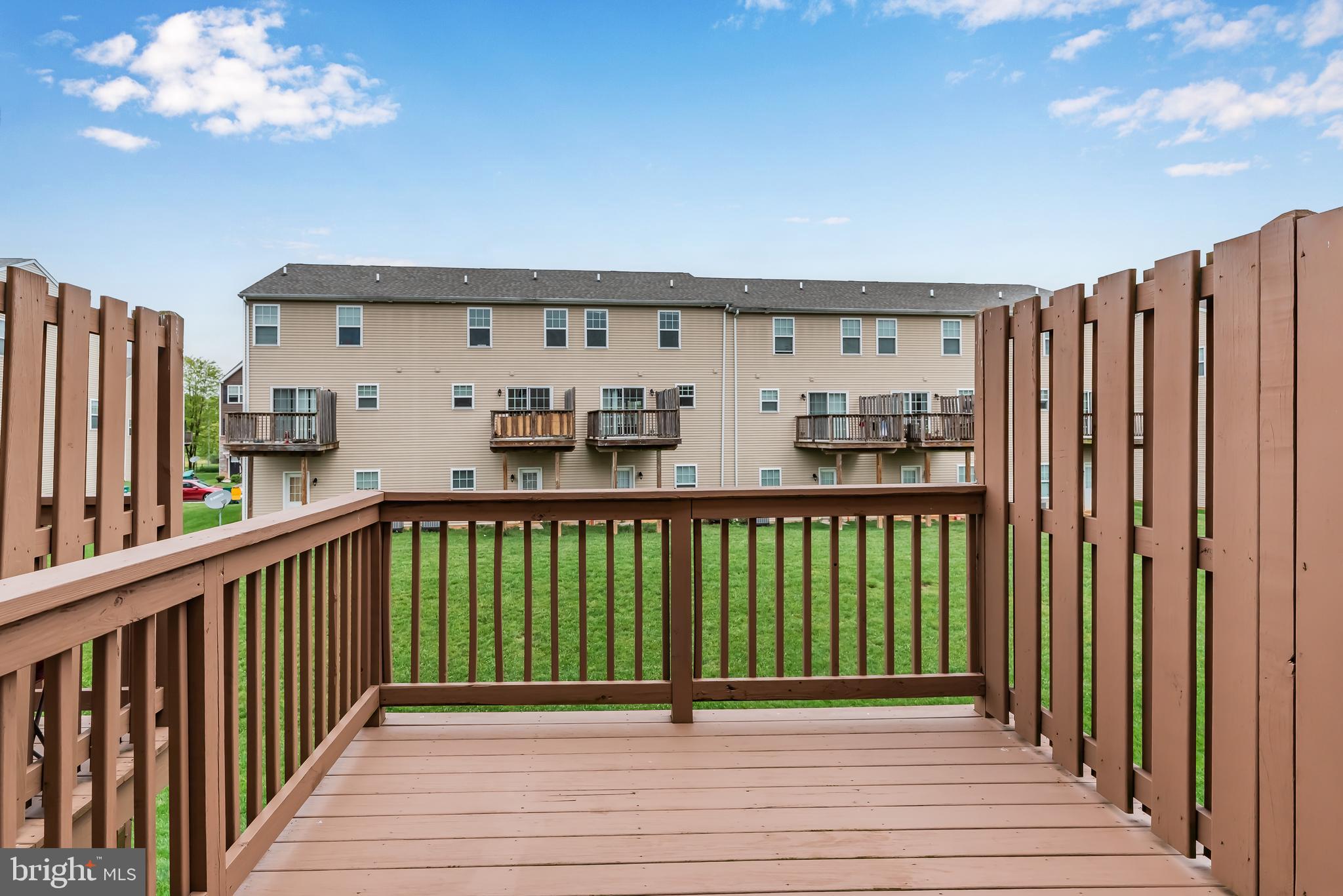 823 Schooner Ln