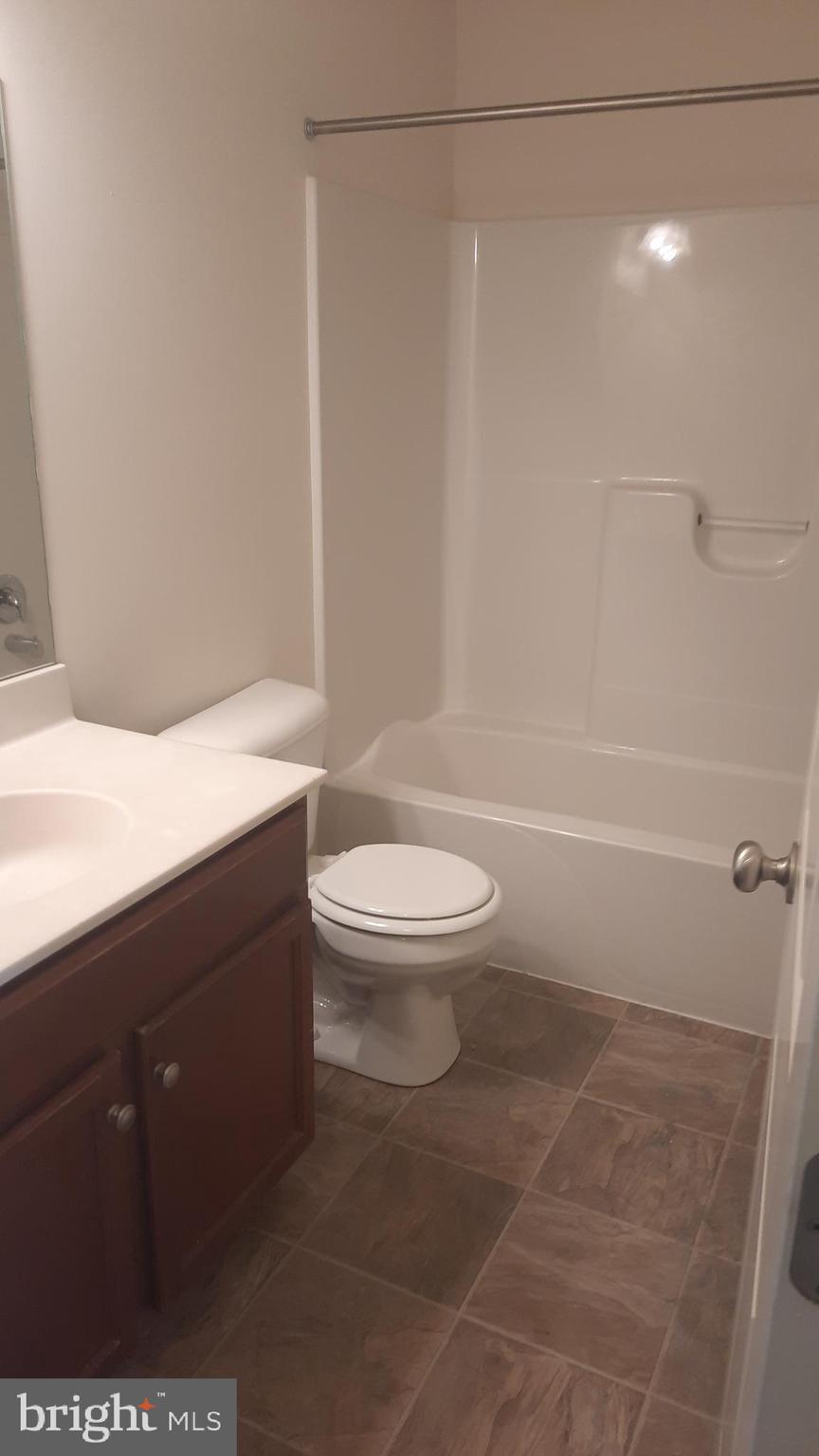 805 ADMIRALS QUAY DR