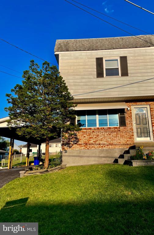 16 W Glenwood Dr #A