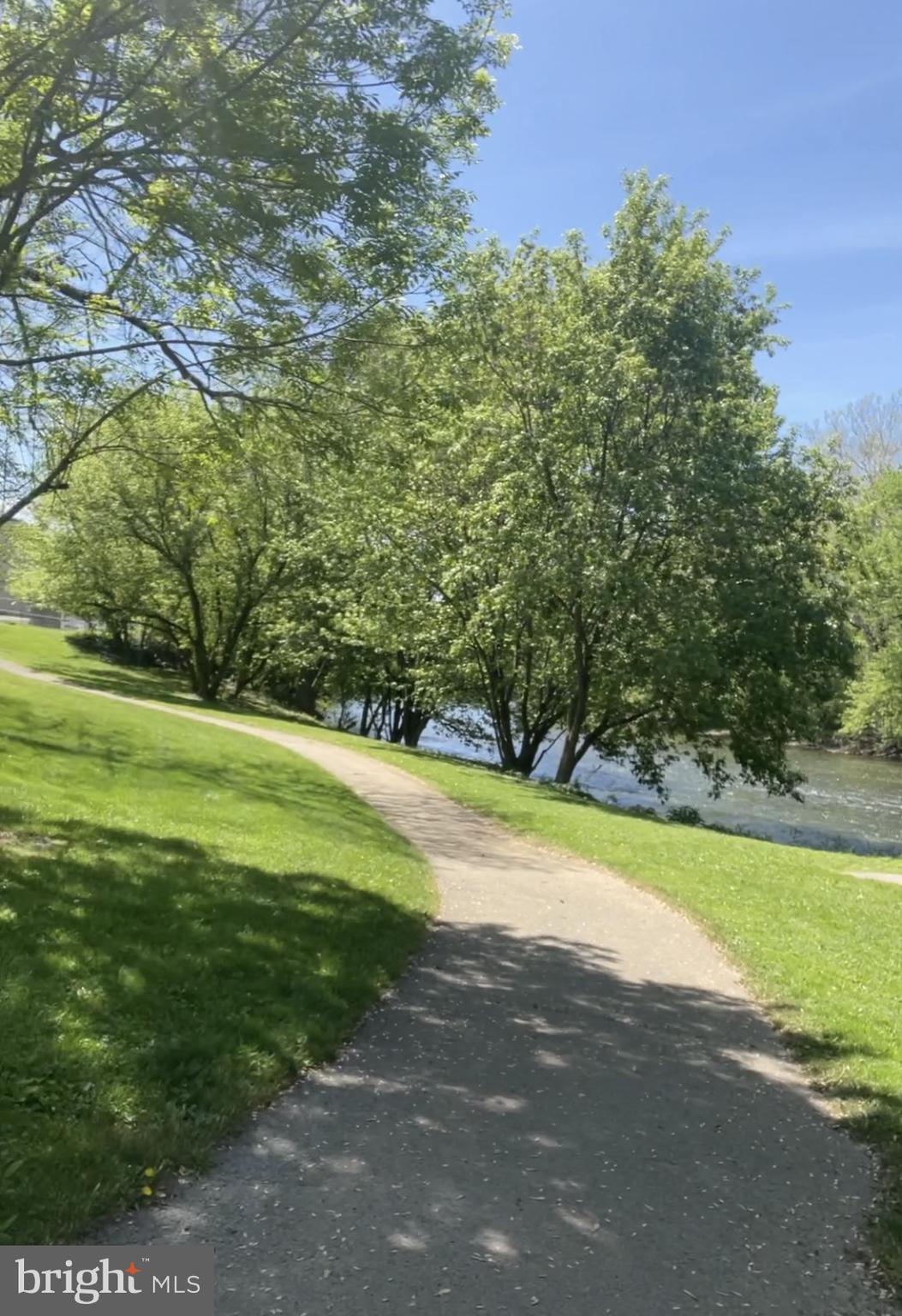 16 W Glenwood Dr #A