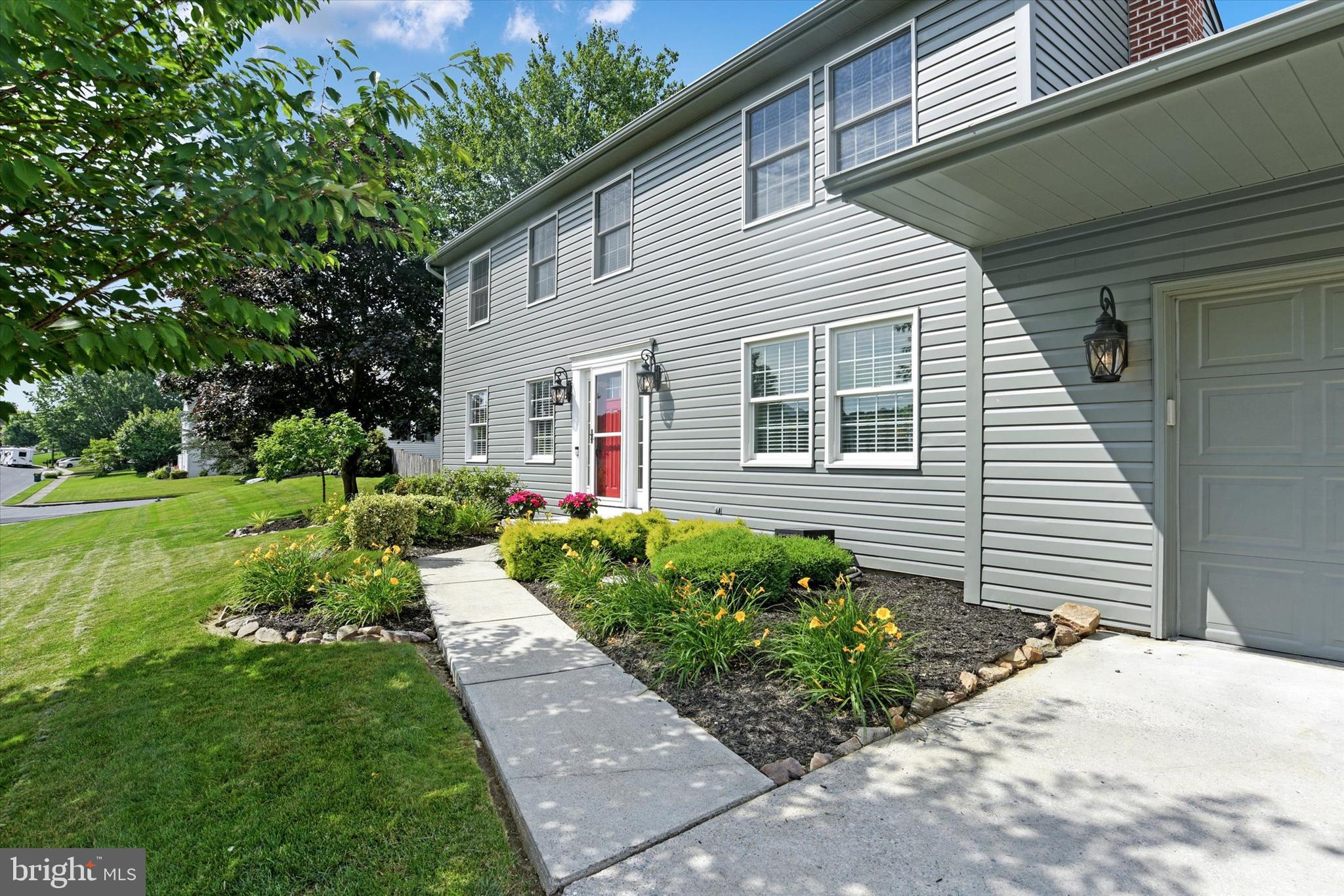 711 Carriage Ln