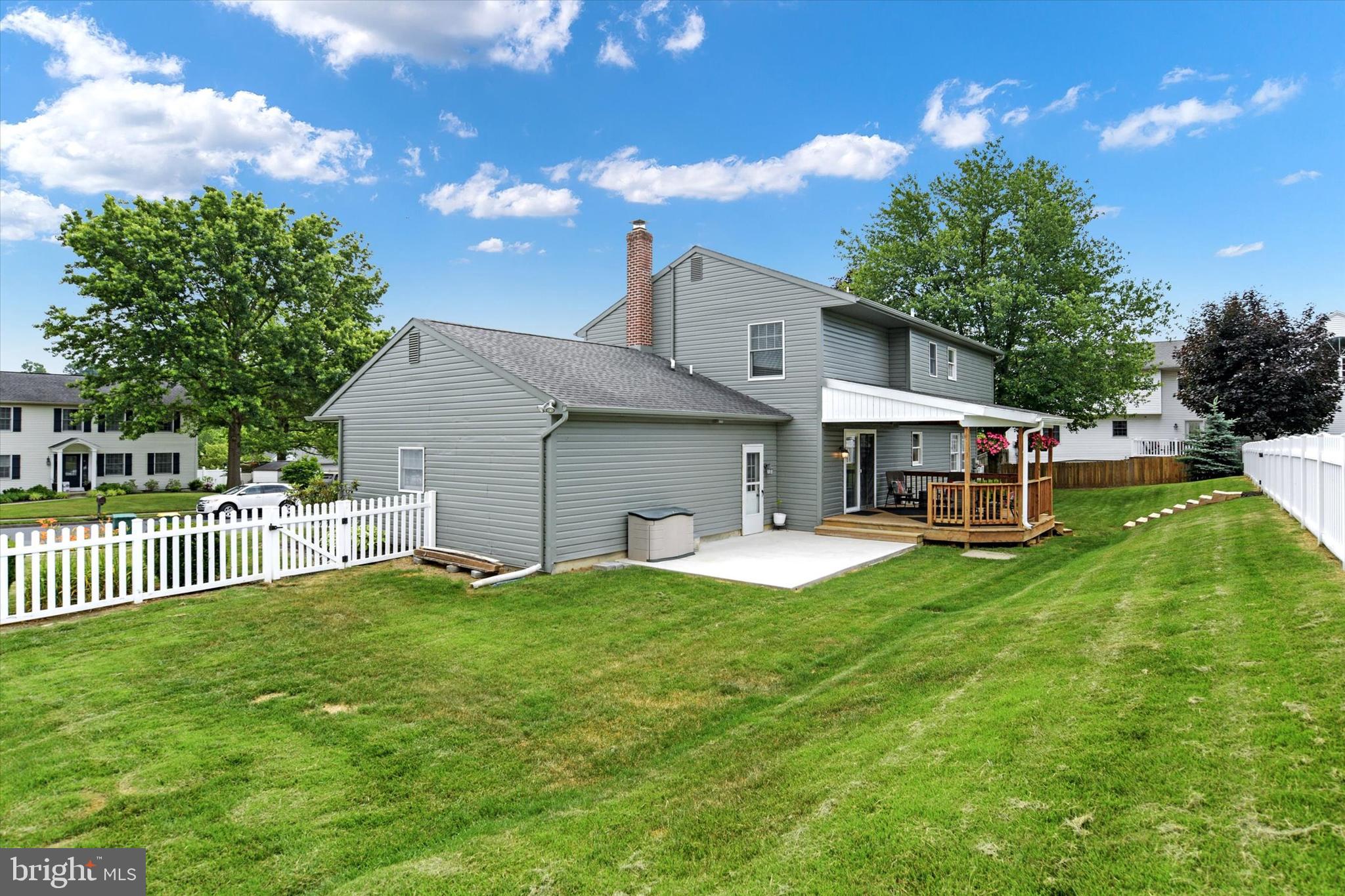 711 Carriage Ln