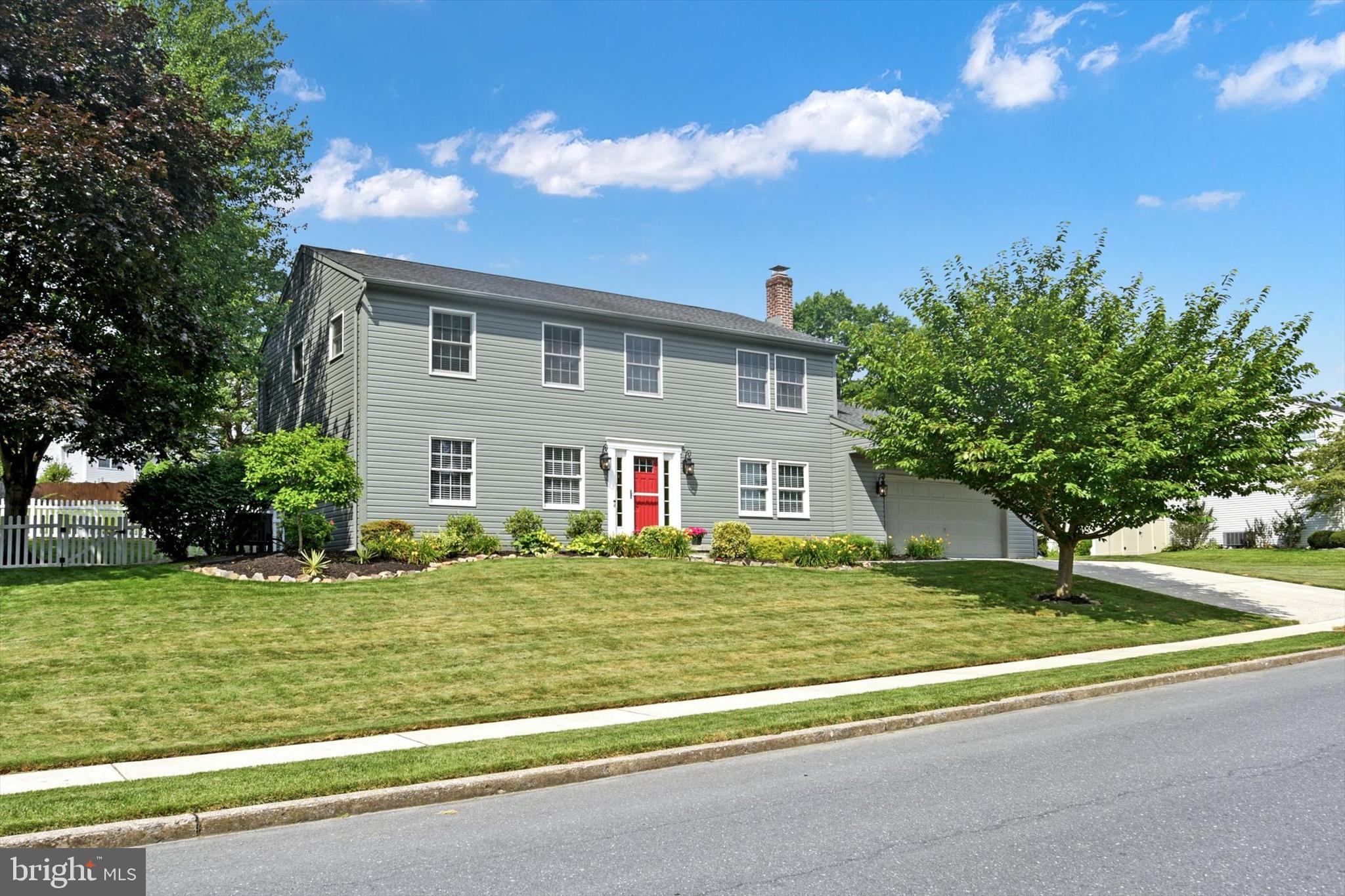 711 Carriage Ln