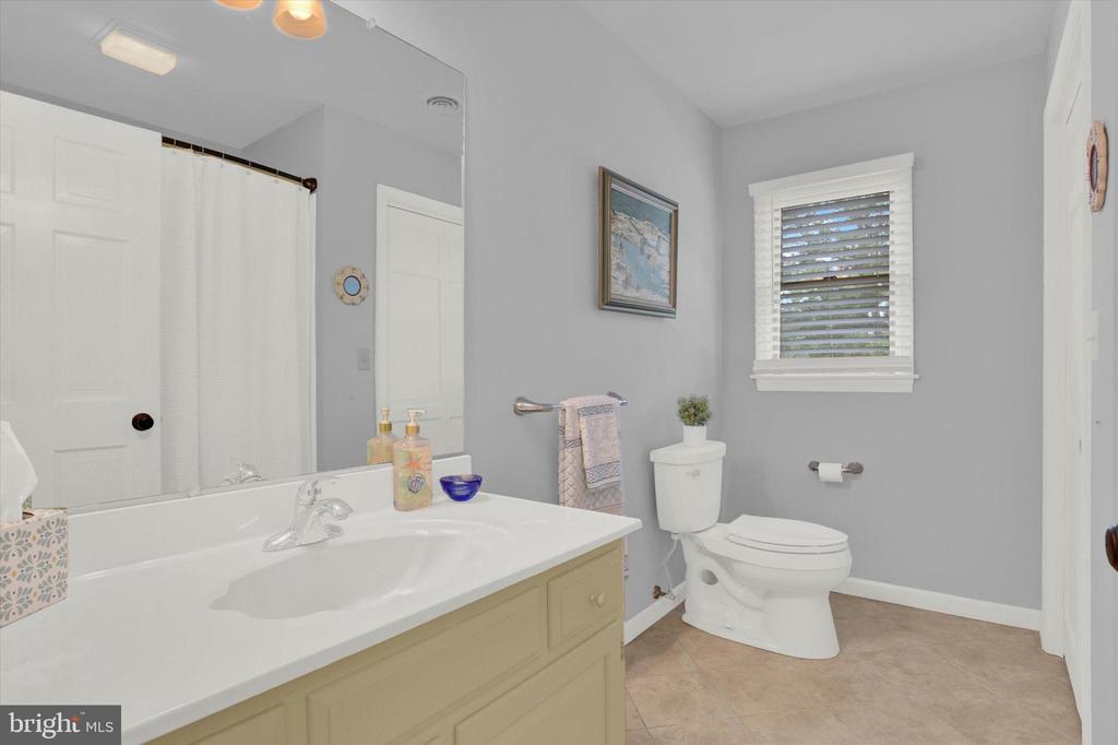 711 Carriage Ln