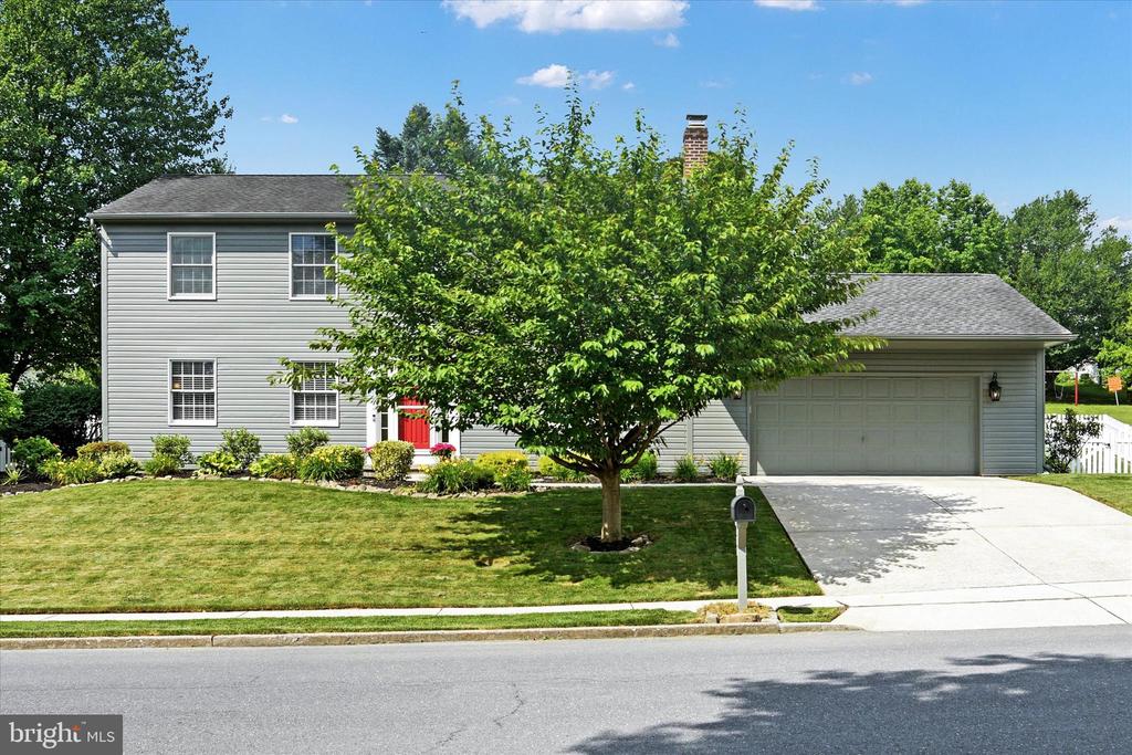 711 Carriage Ln