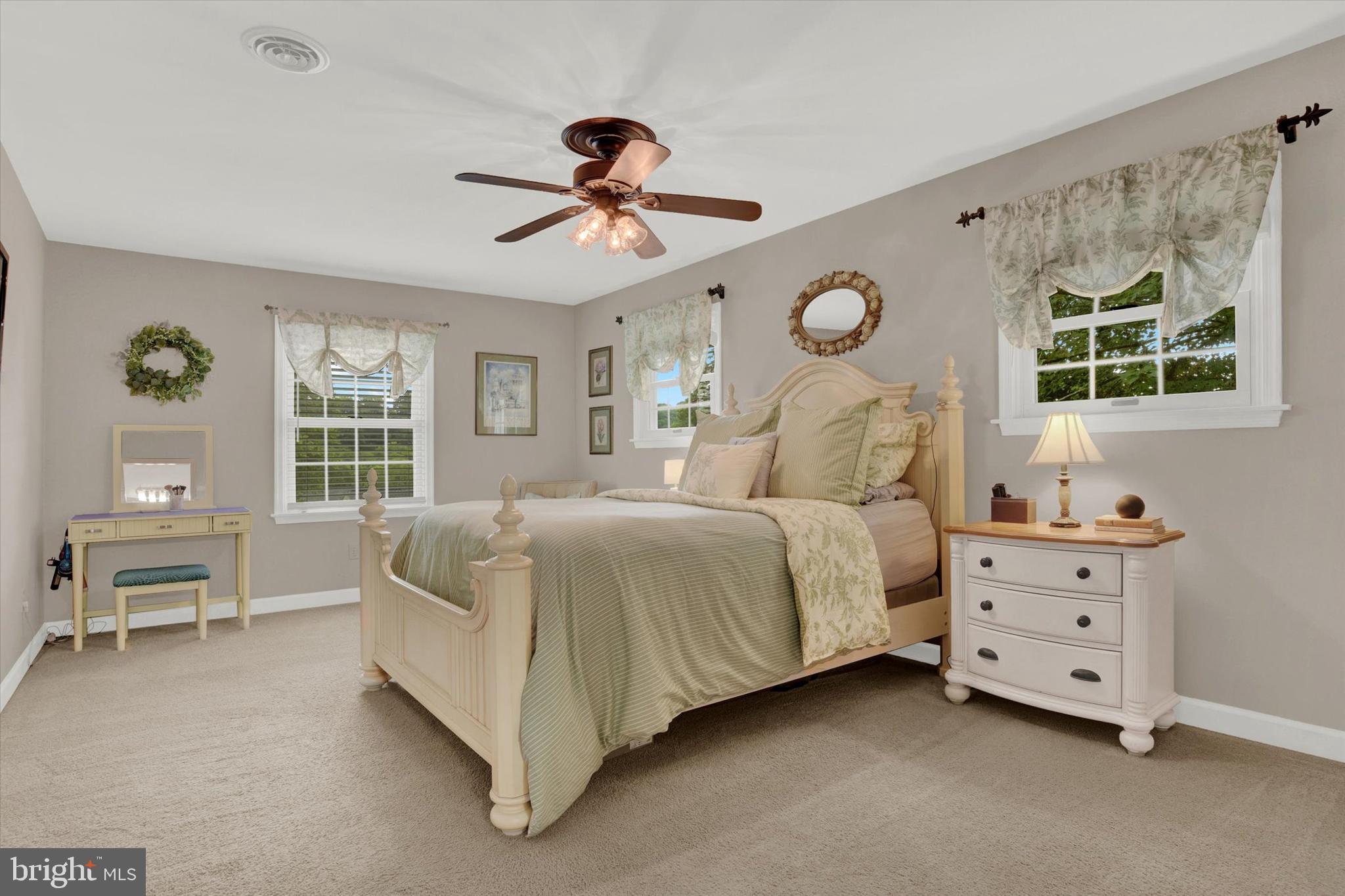 711 Carriage Ln