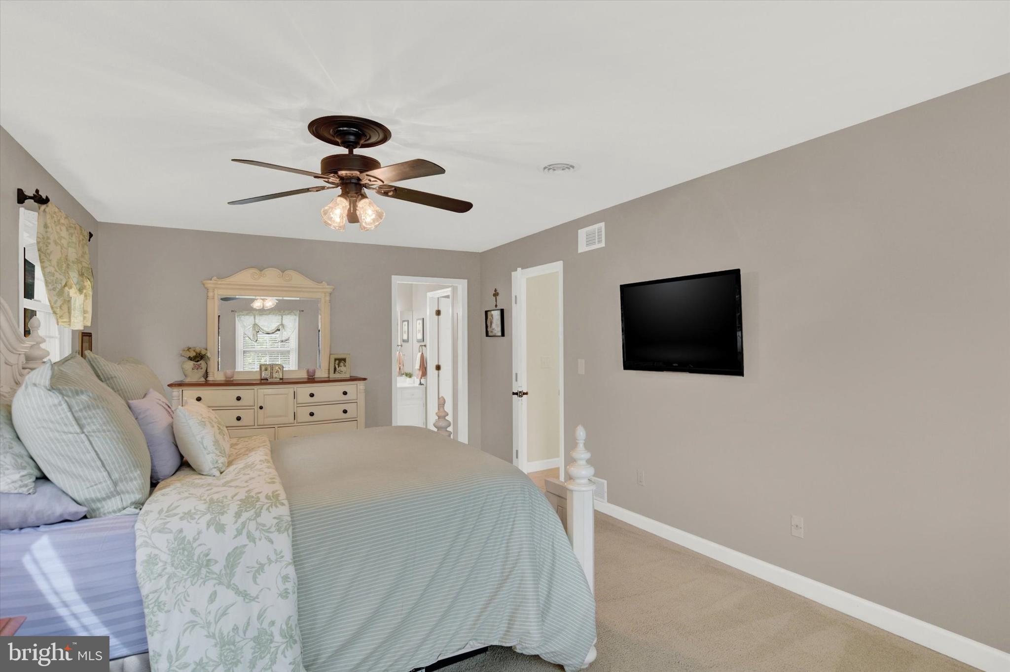 711 Carriage Ln