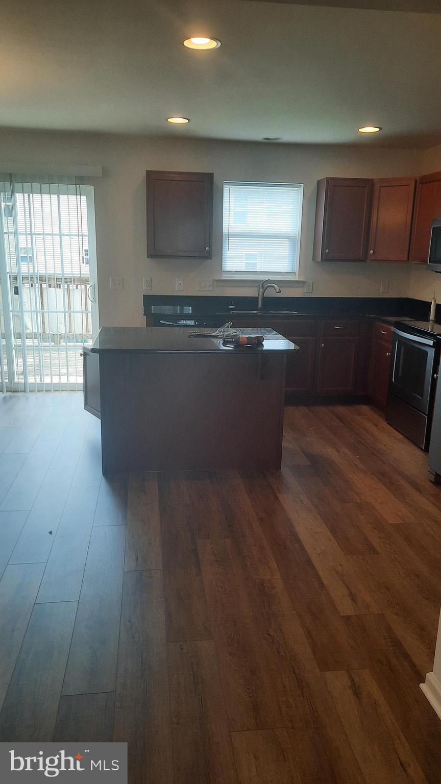 826 ADMIRALS QUAY DR