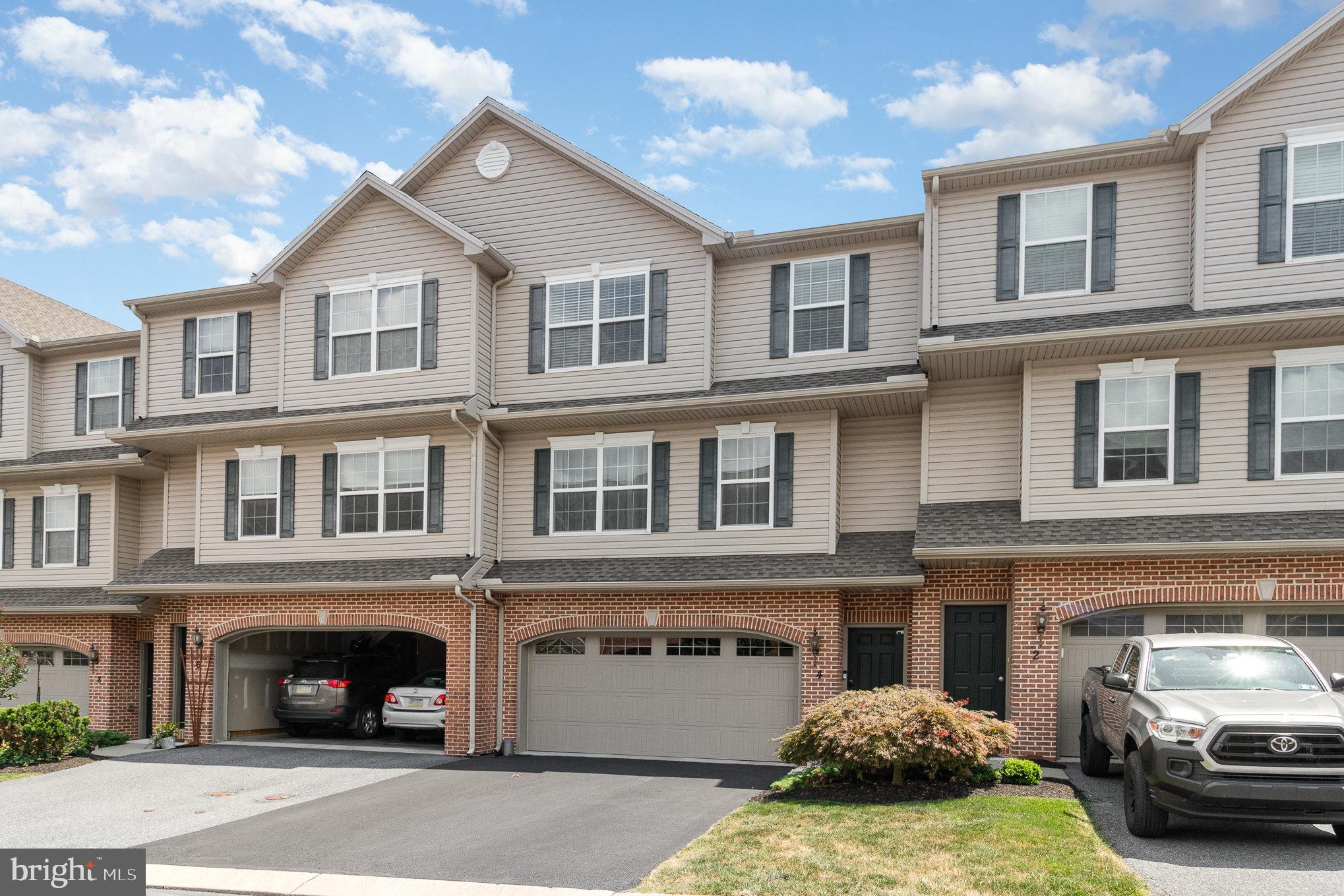 4 Vista Cir