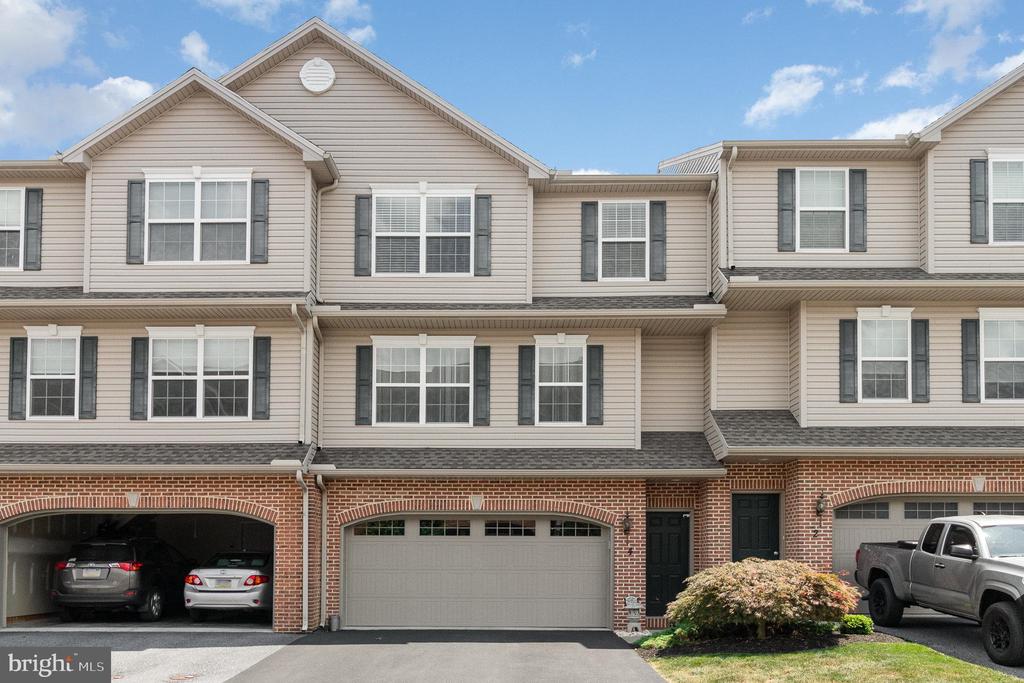 4 Vista Cir